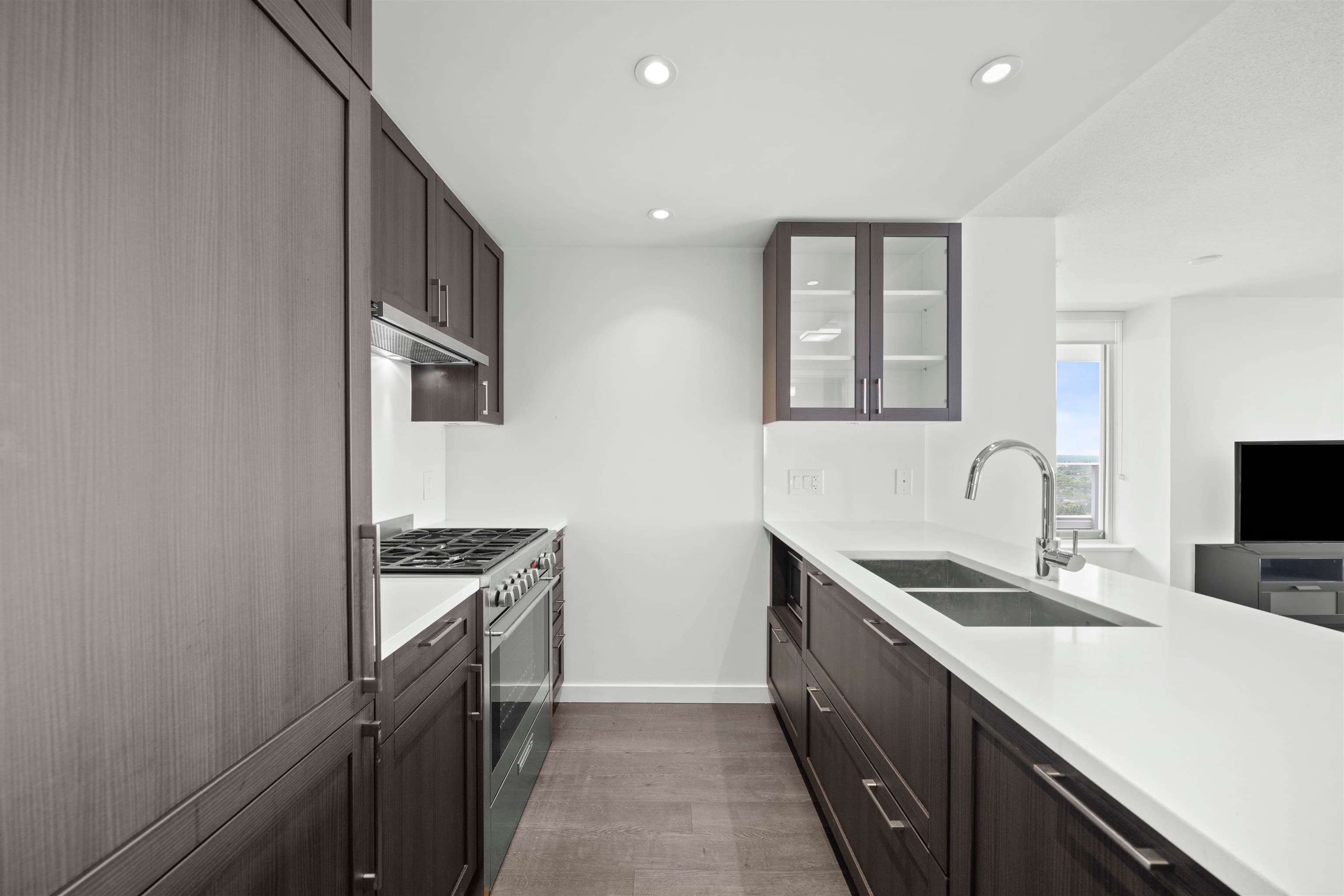 2709 - 5515 Boundary Road, Vancouver, V5R 0E3 — photo 2