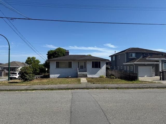 7790 15th Avenue, Burnaby, V3N 1W5 — photo 2