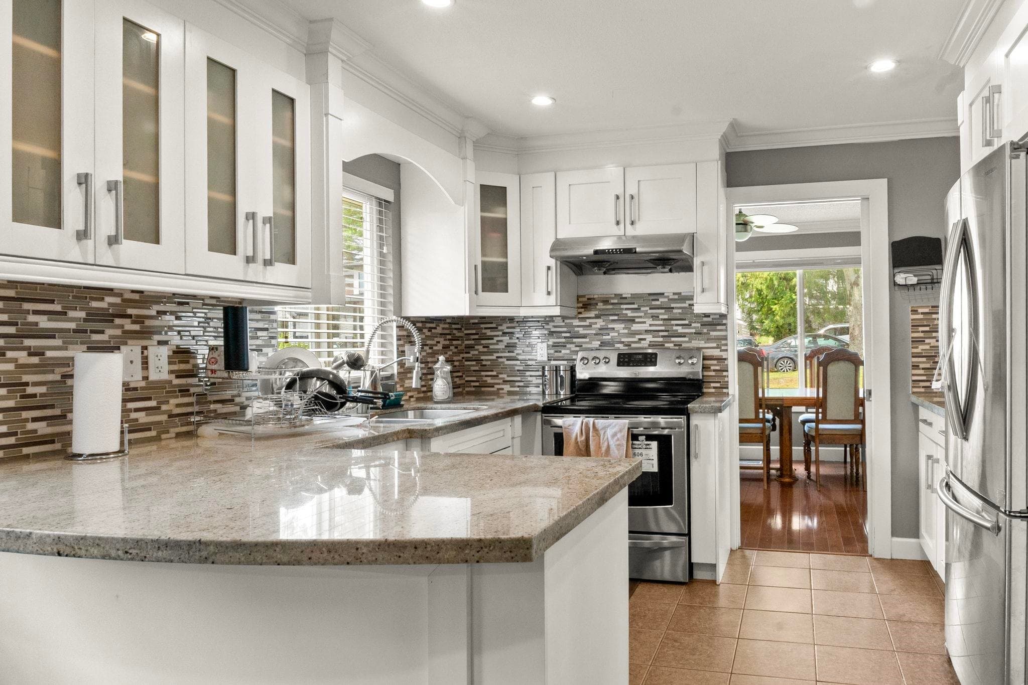 15042 85a Avenue, Surrey, V3S 6A5 — photo 3