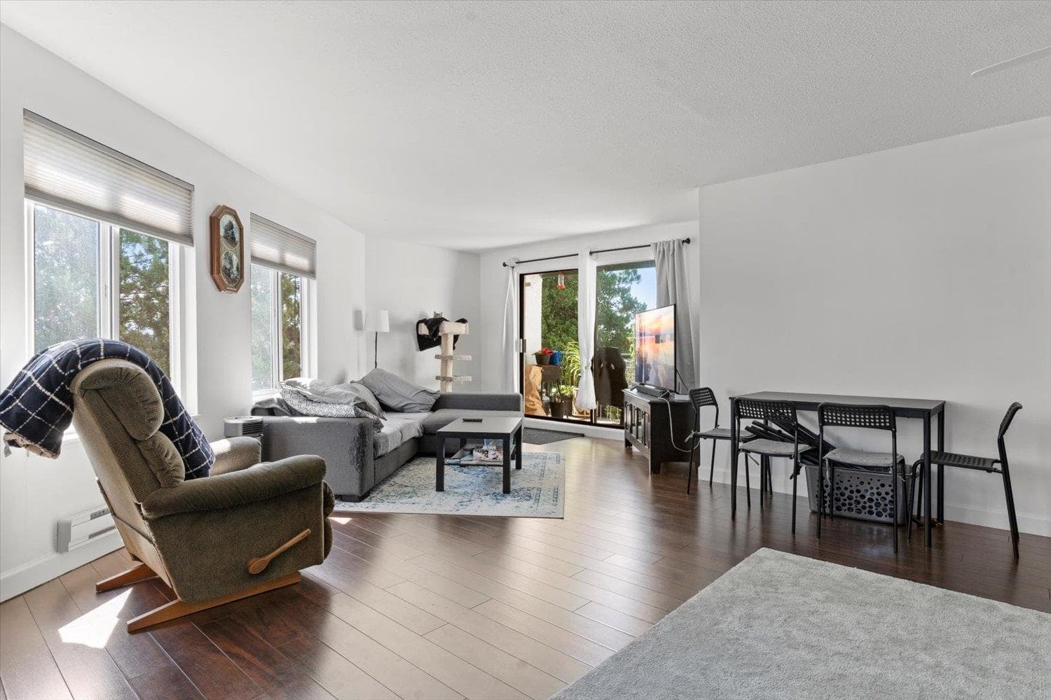 301 - 33598 George Ferguson Way, Abbotsford, V2S 2L8 — photo 1