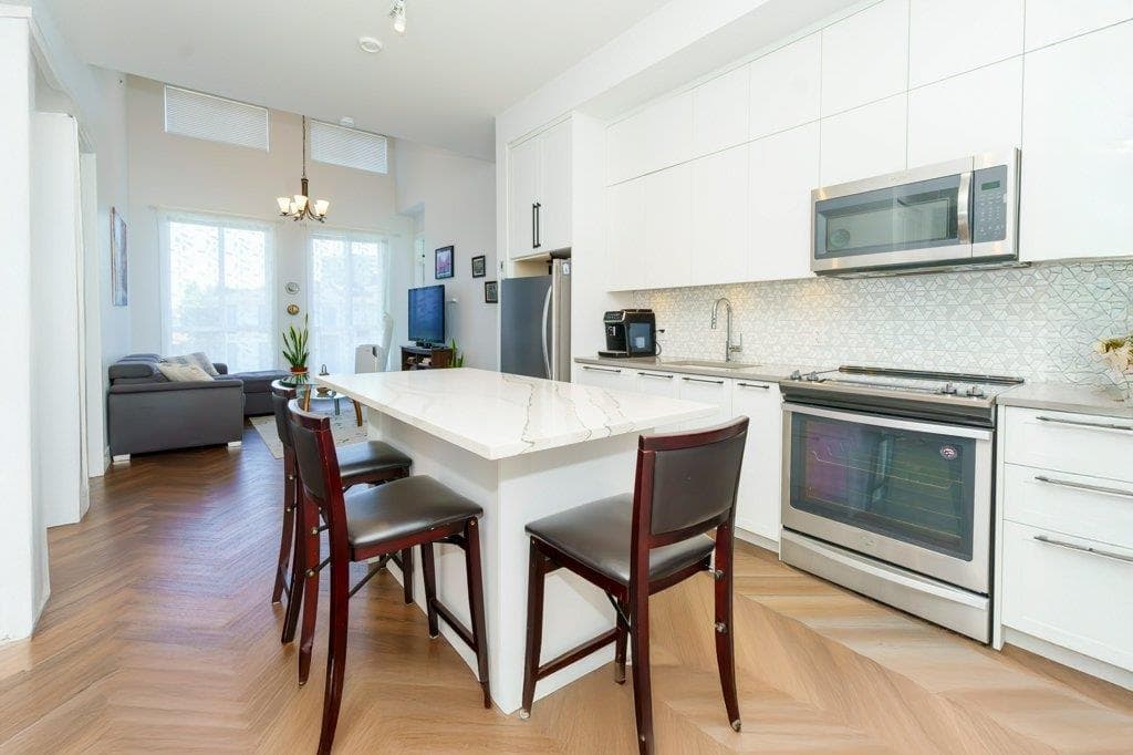 413 - 14968 101a Avenue, Surrey, V3R 0E8 — photo 3