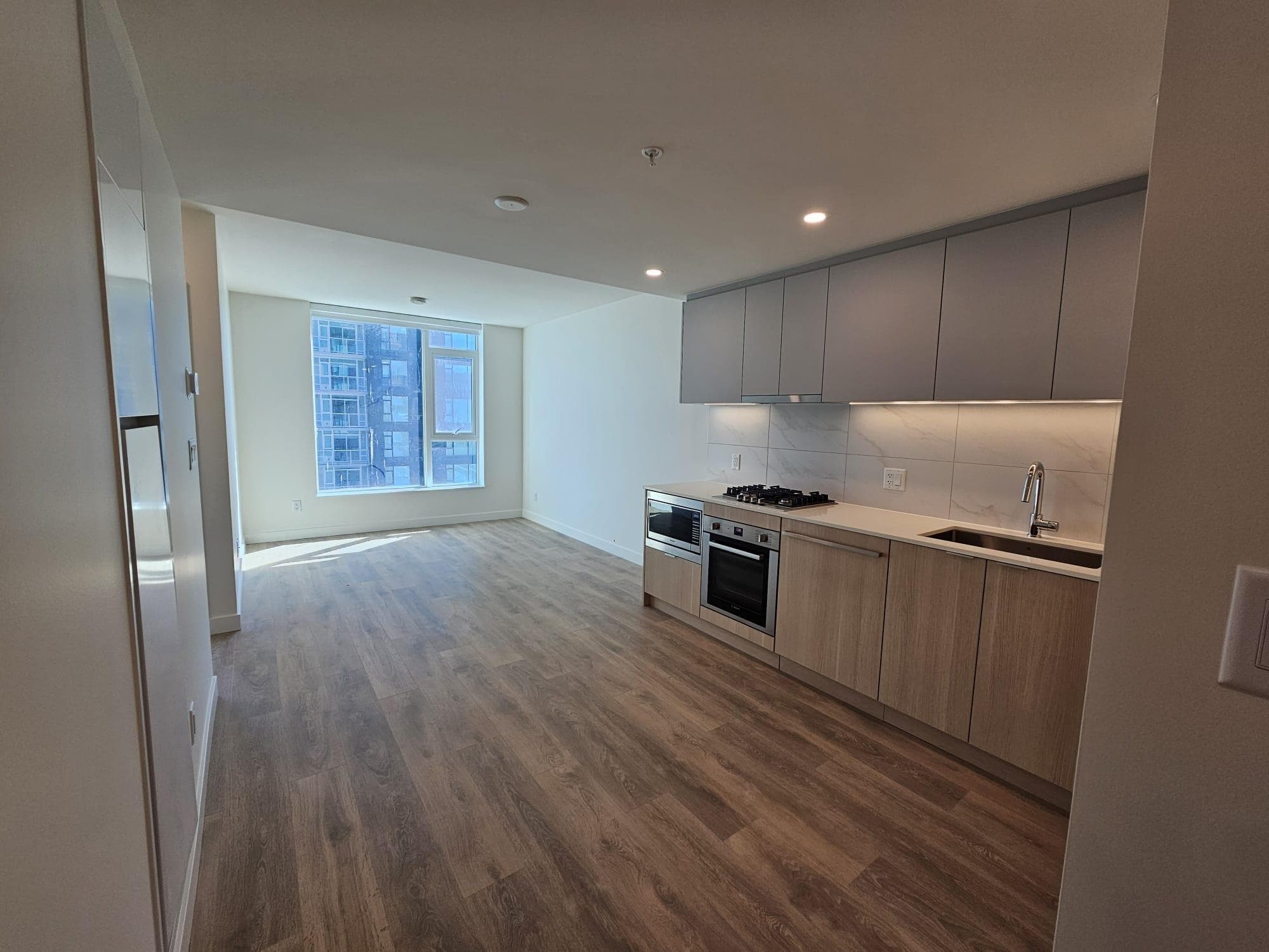 1305 - 318 Alderson Avenue, Coquitlam, V3K 0J1 — photo 2