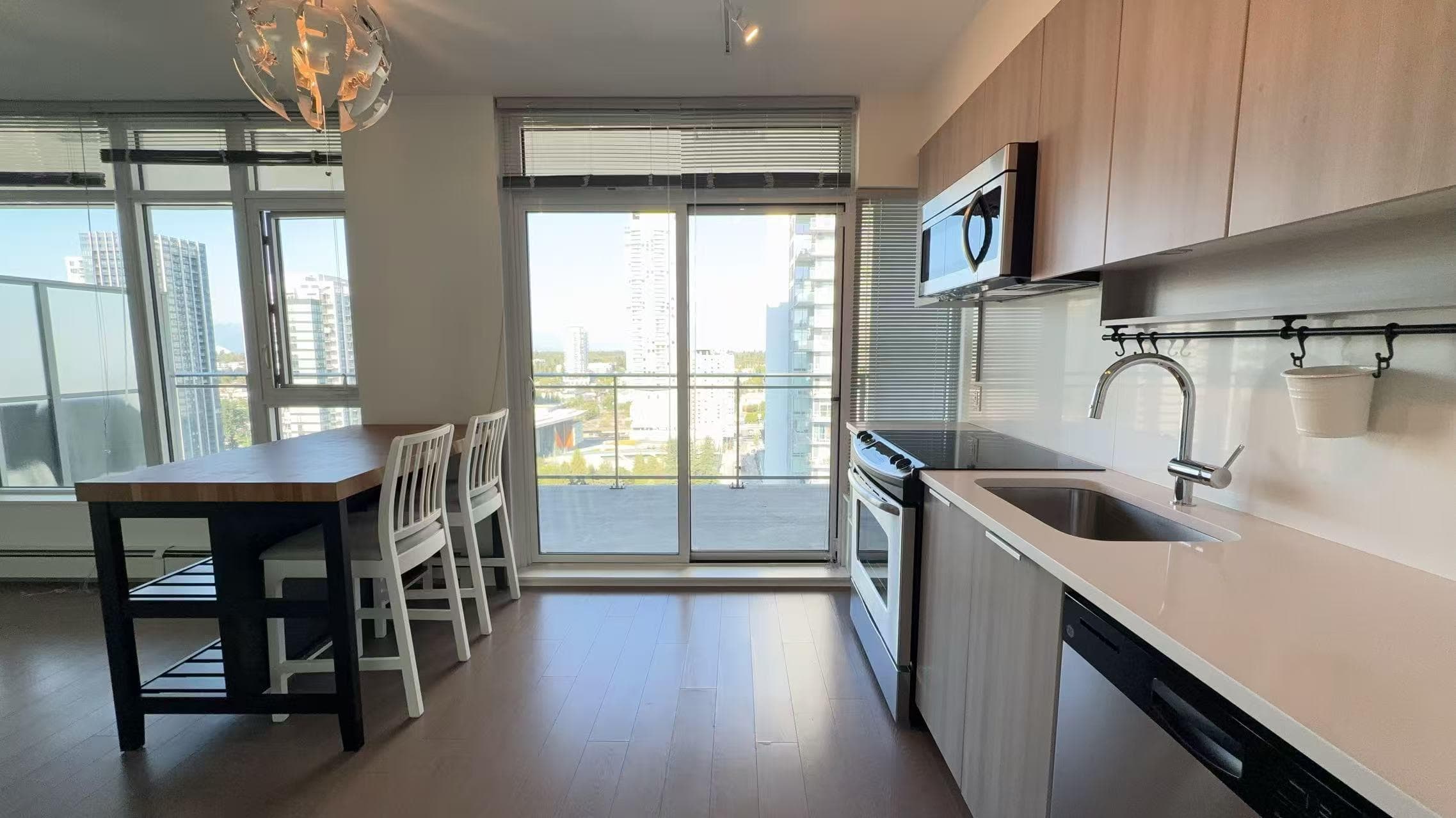 2110 - 13308 Central Avenue, Surrey, V3T 0M4 — photo 3