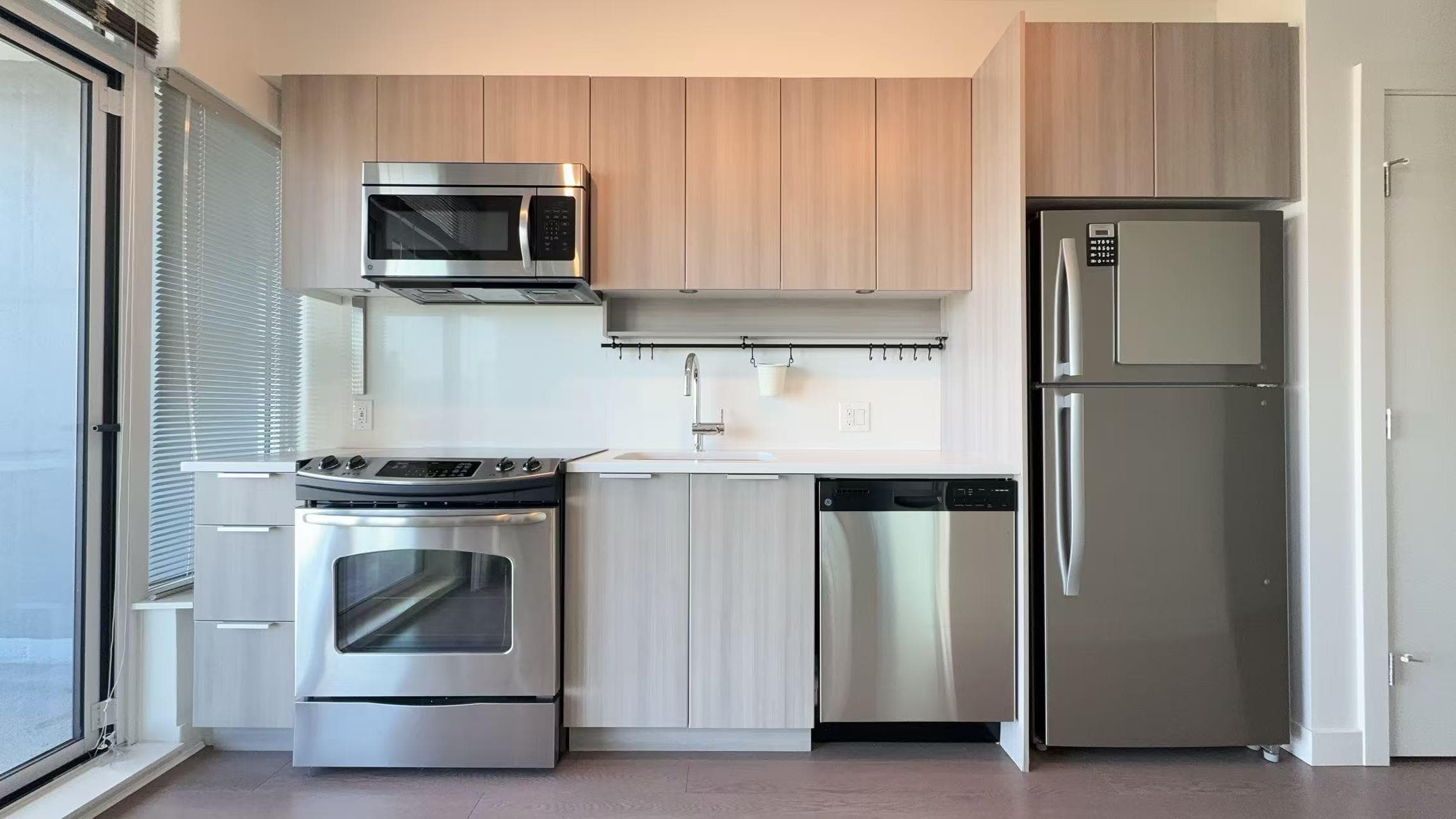 2110 - 13308 Central Avenue, Surrey, V3T 0M4 — photo 4