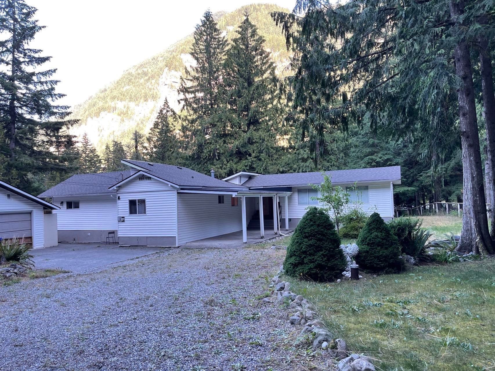 19552 Silver Skagit Road, Hope