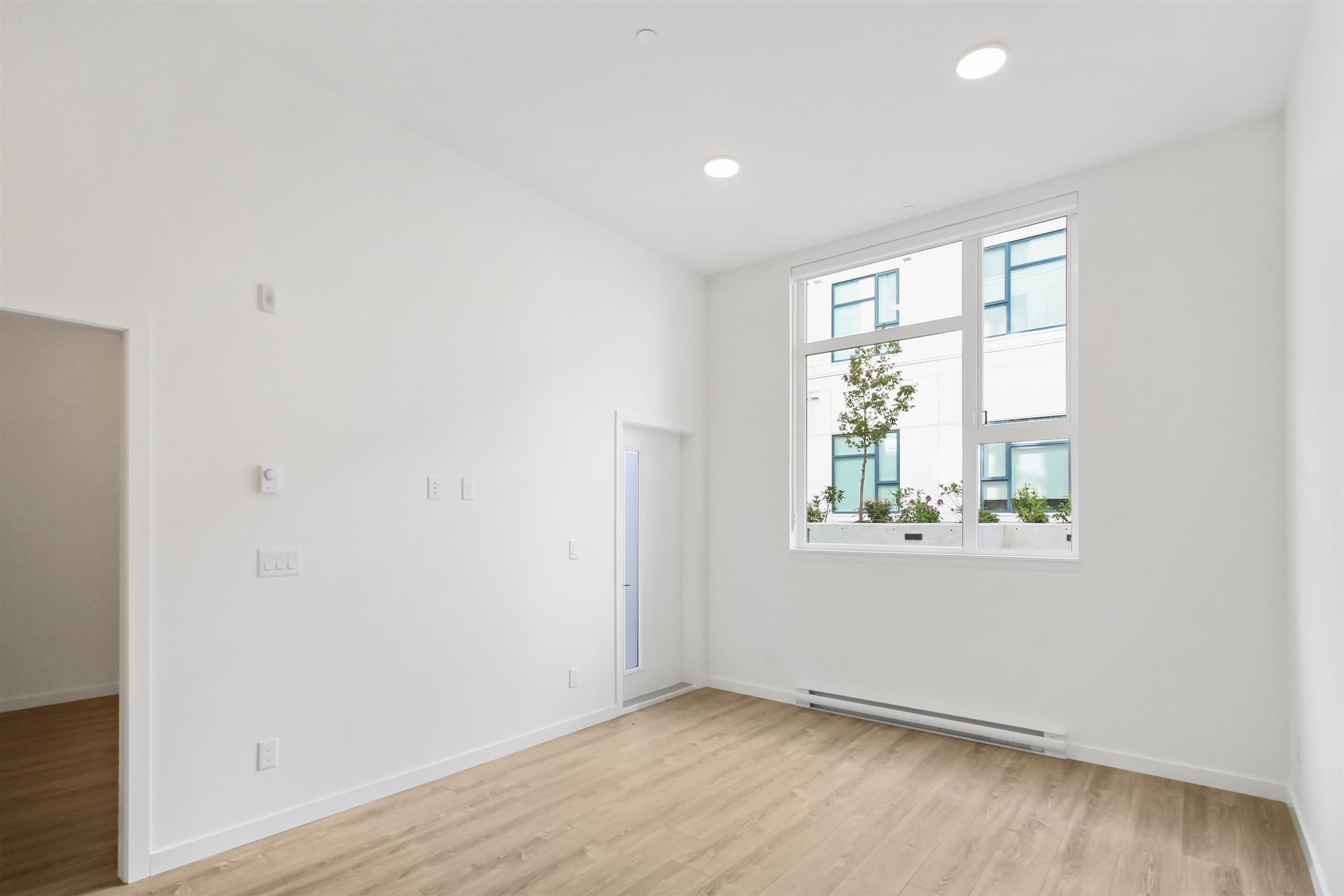 E101 - 10829 140 Street, Surrey, V3R 0H4 — photo 4
