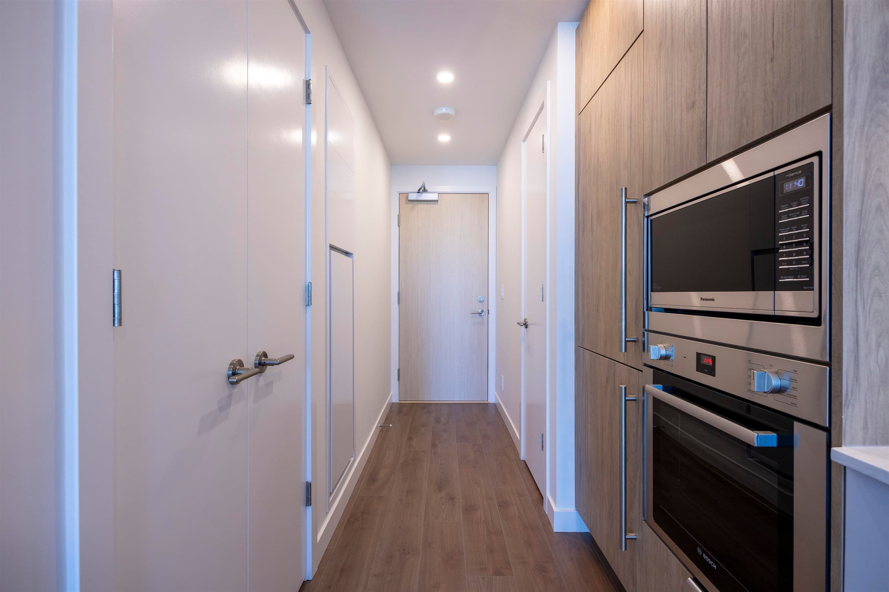 1608 - 537 Cottonwood Avenue, Coquitlam, V3J 0S4 — photo 4