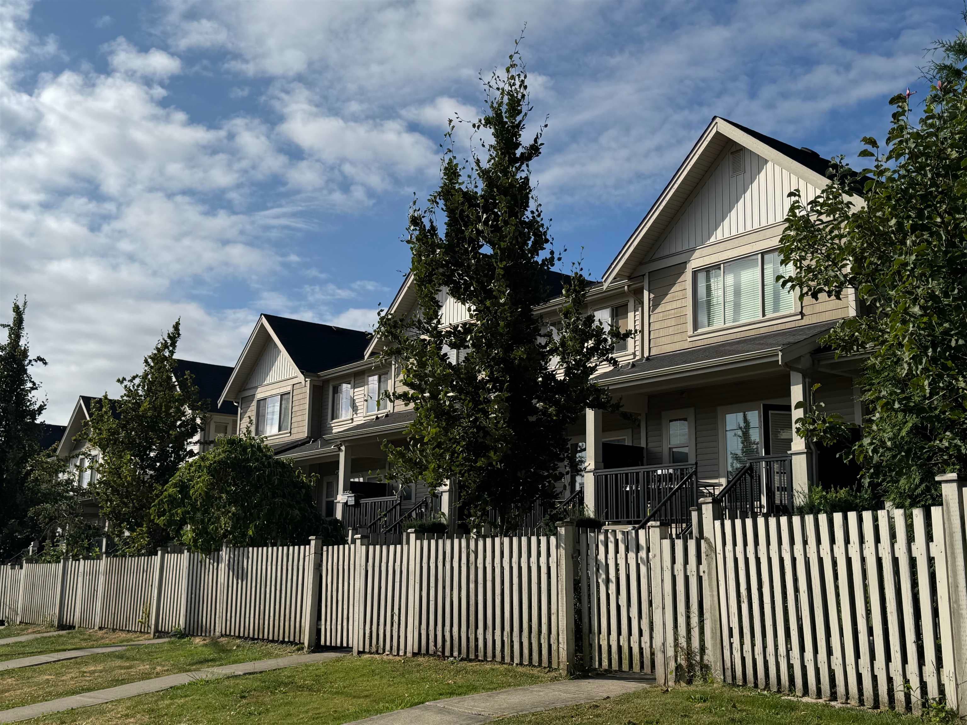 48 - 19097 64 Avenue, Surrey, V3S 6X5 — photo 3