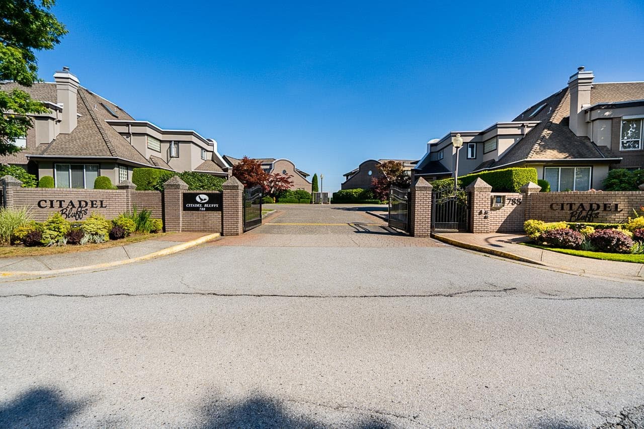 18 - 788 Citadel Drive, Port Coquitlam, V3C 6G9 — photo 2