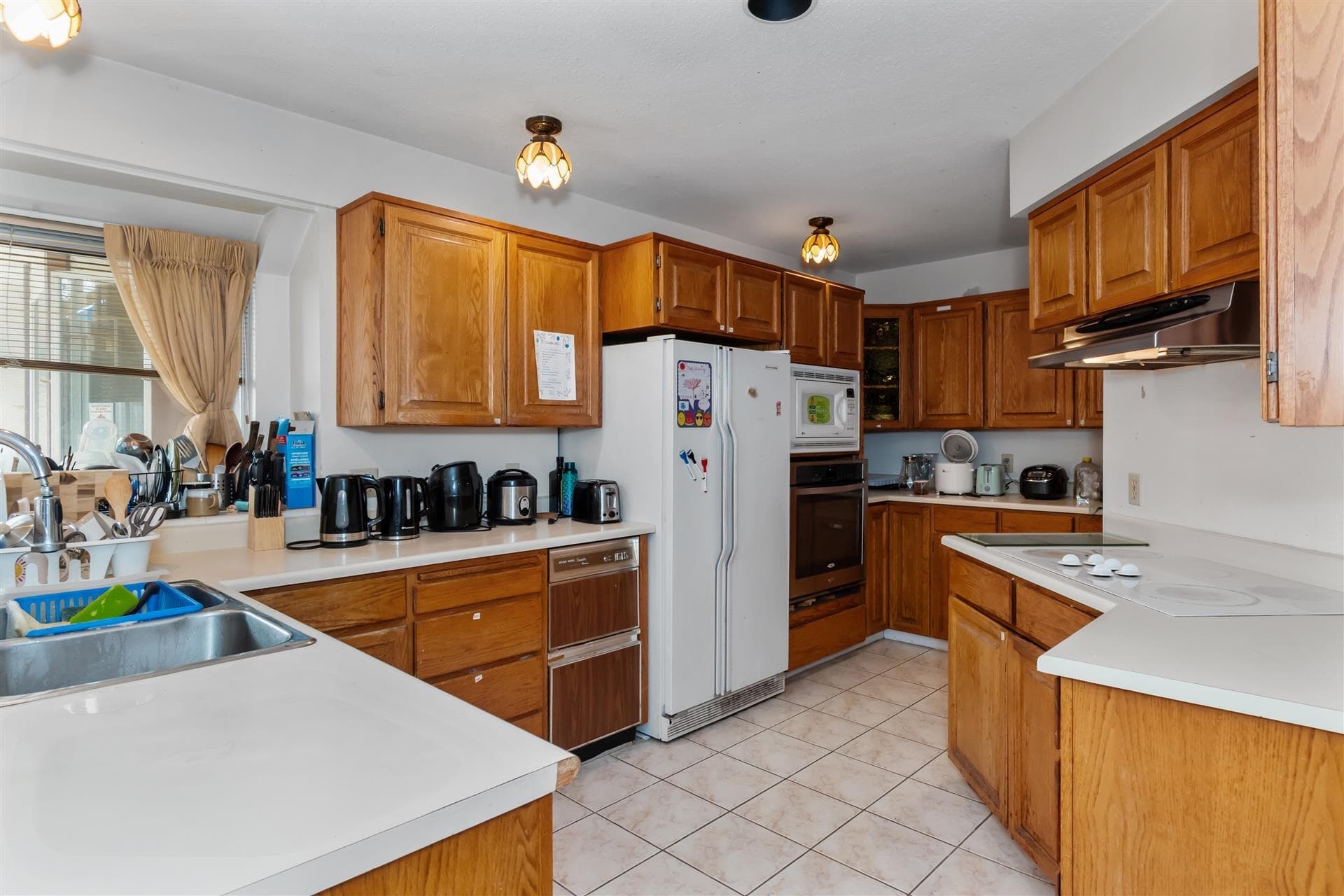 5564 Elizabeth Street, Vancouver, V5Y 3J9 — photo 3
