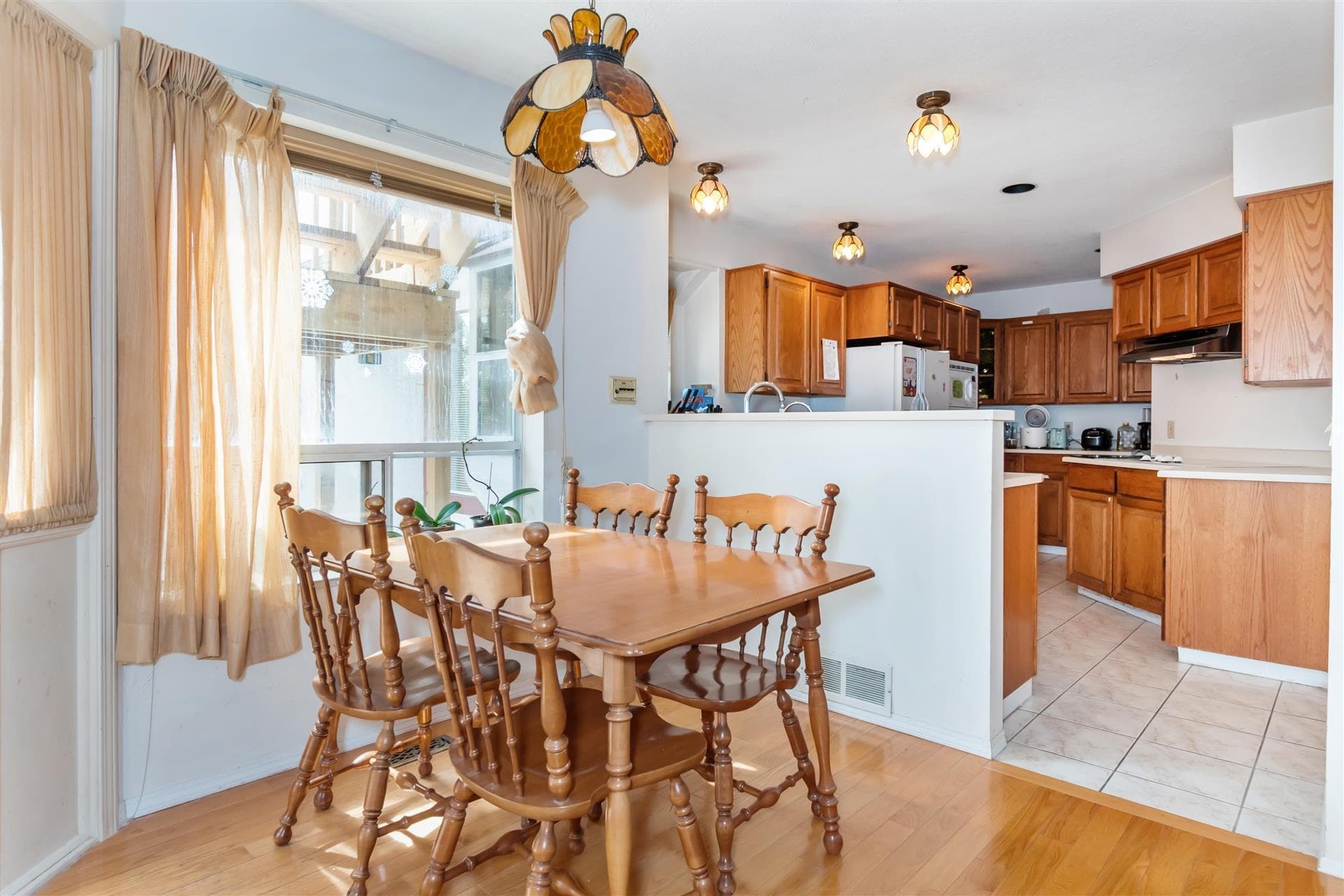 5564 Elizabeth Street, Vancouver, V5Y 3J9 — photo 4