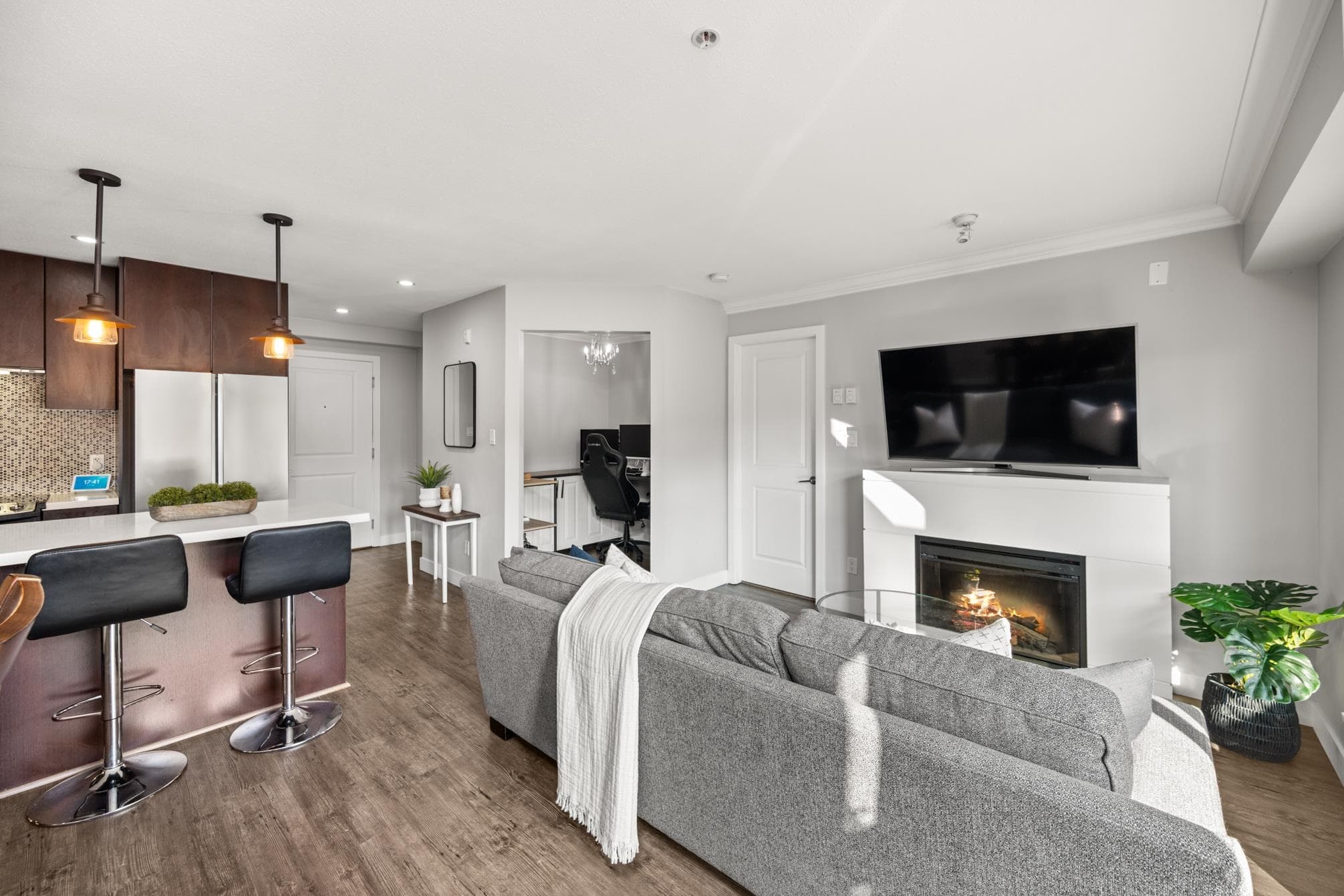 209 - 15735 Croydon Drive, Surrey, V3S 2L5 — photo 4