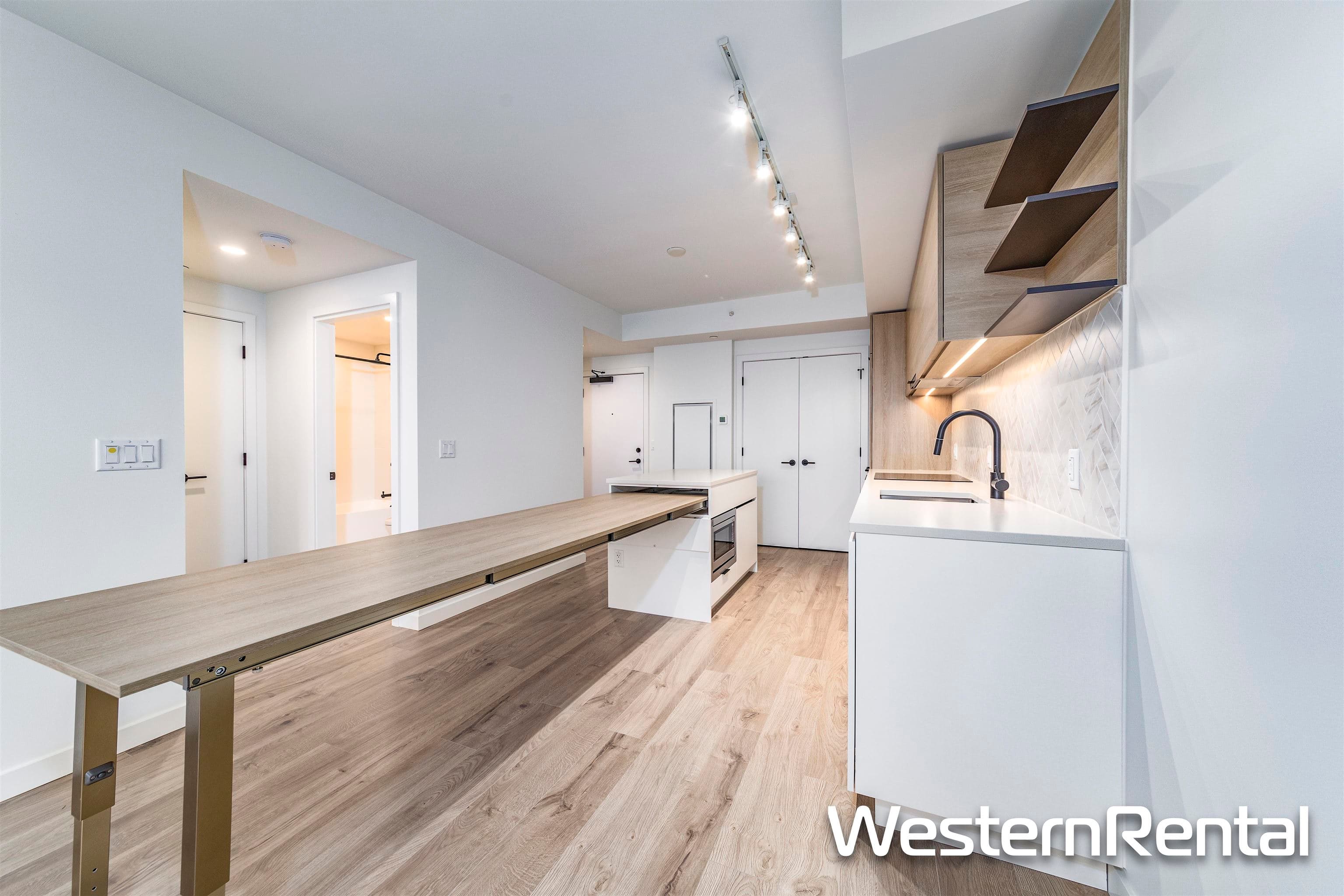 29FL - 10448 University Drive, Surrey, V3T 0S7 — photo 2