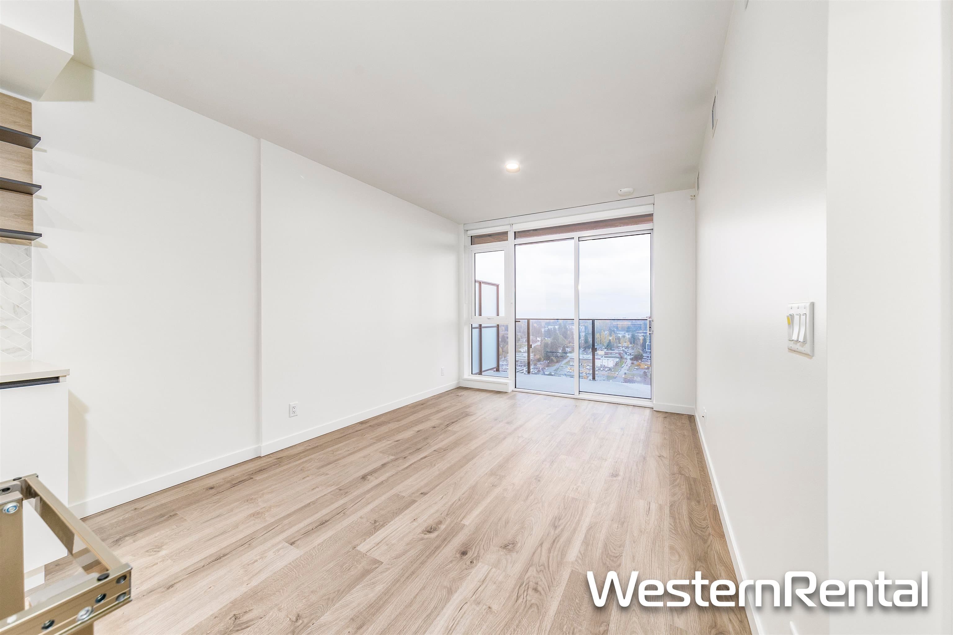 29FL - 10448 University Drive, Surrey, V3T 0S7 — photo 3