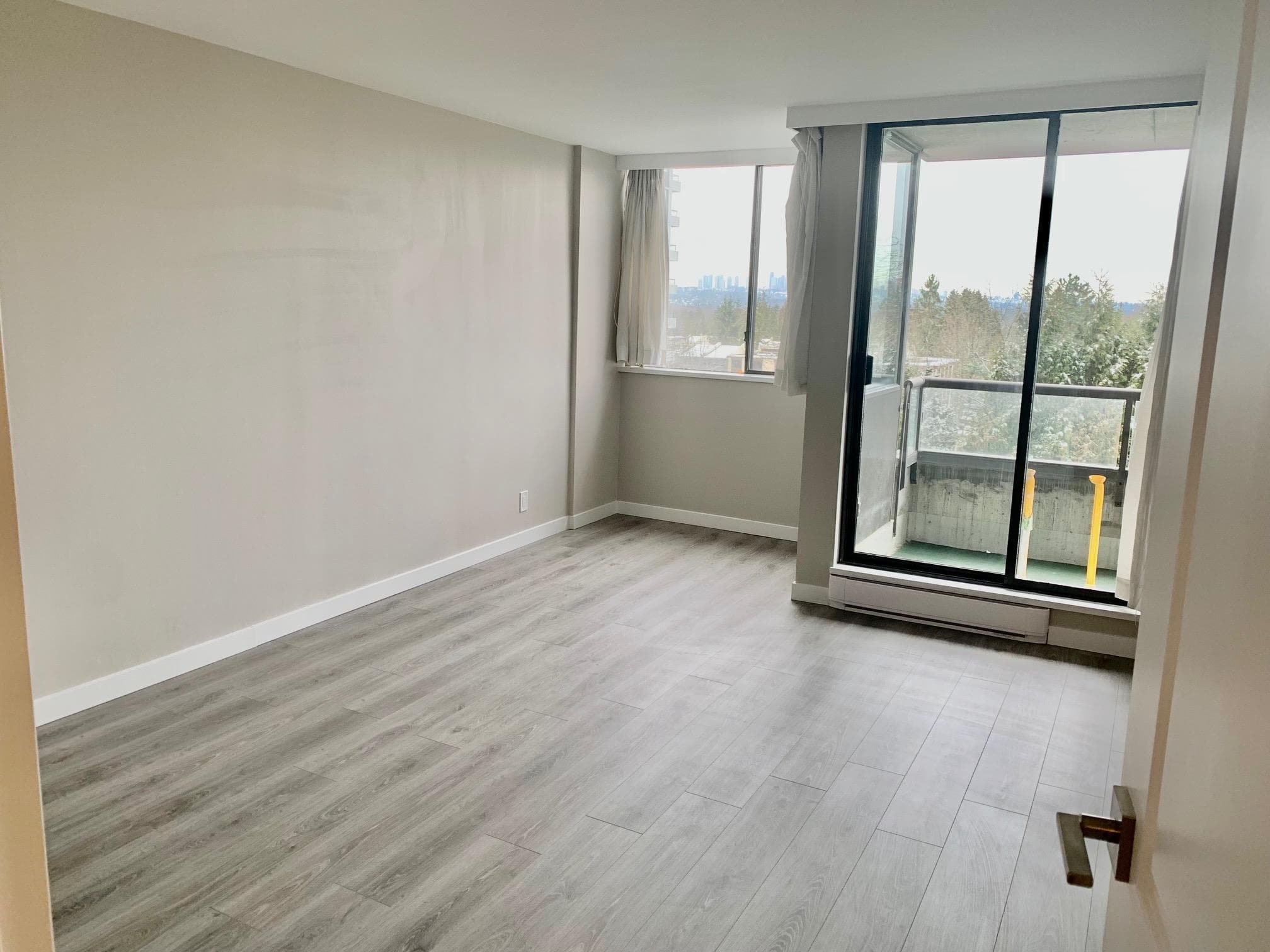 805 - 3970 Carrigan Court, Burnaby, V3N 4S5 — photo 2