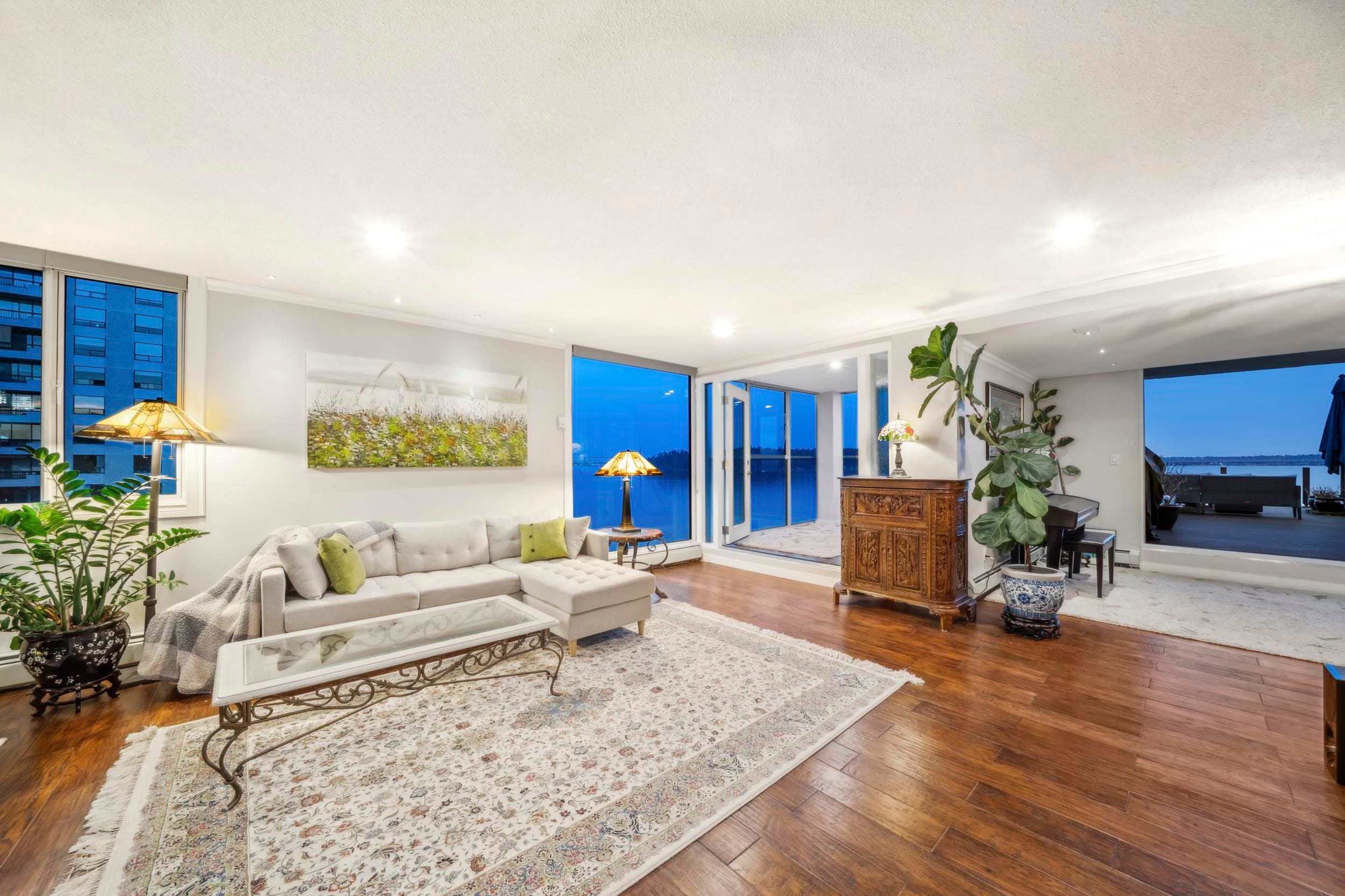 602 - 2090 Argyle Avenue, West Vancouver, V7V 4R4 — photo 2