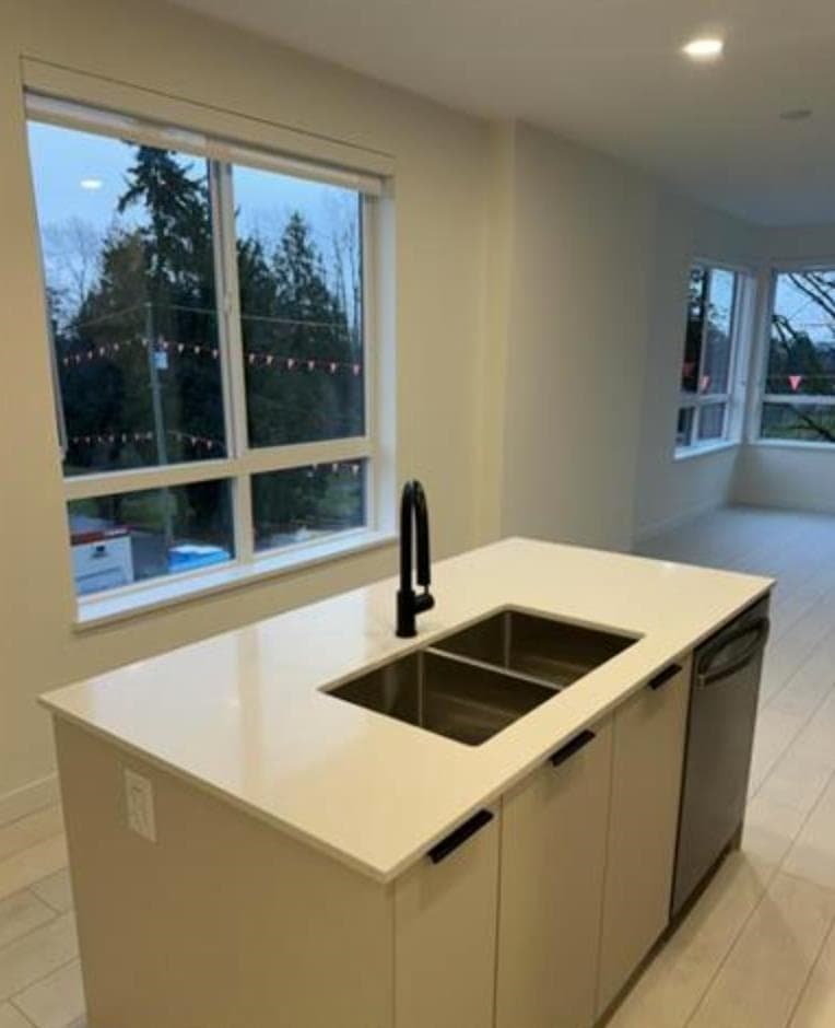 317 - 13439 94a Avenue, Surrey, V3V 0G9 — photo 4