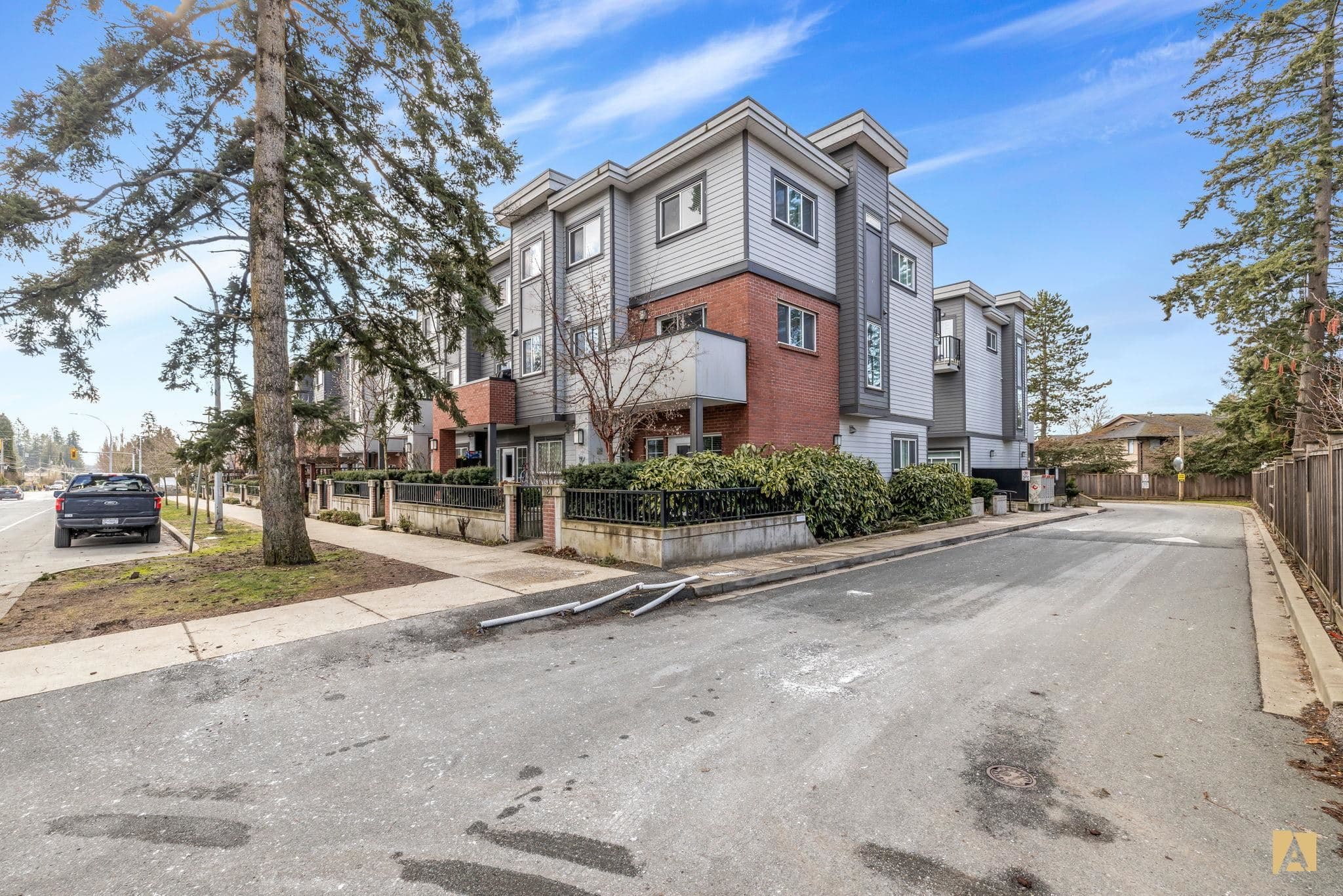 10 - 7247 140 Street, Surrey, V3W 1K8 — photo 1