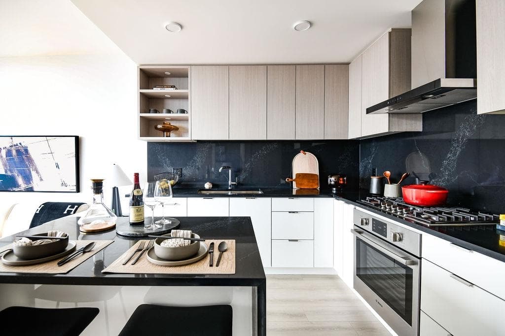 305 - 4988 Bennett Street, Burnaby, V5H 0L1 — photo 3