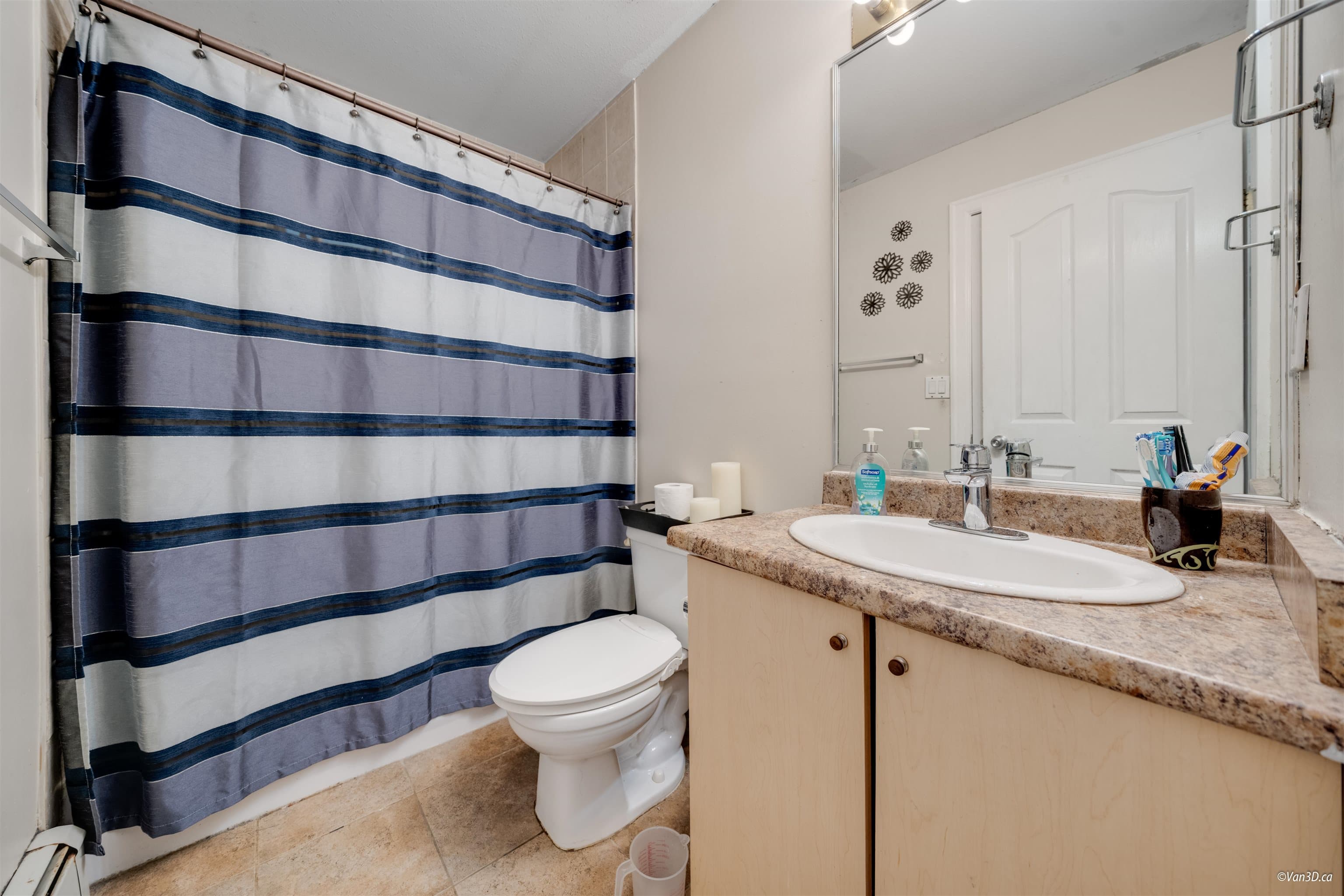 8863 King George Boulevard, Surrey, V3V 5V6 — photo 3