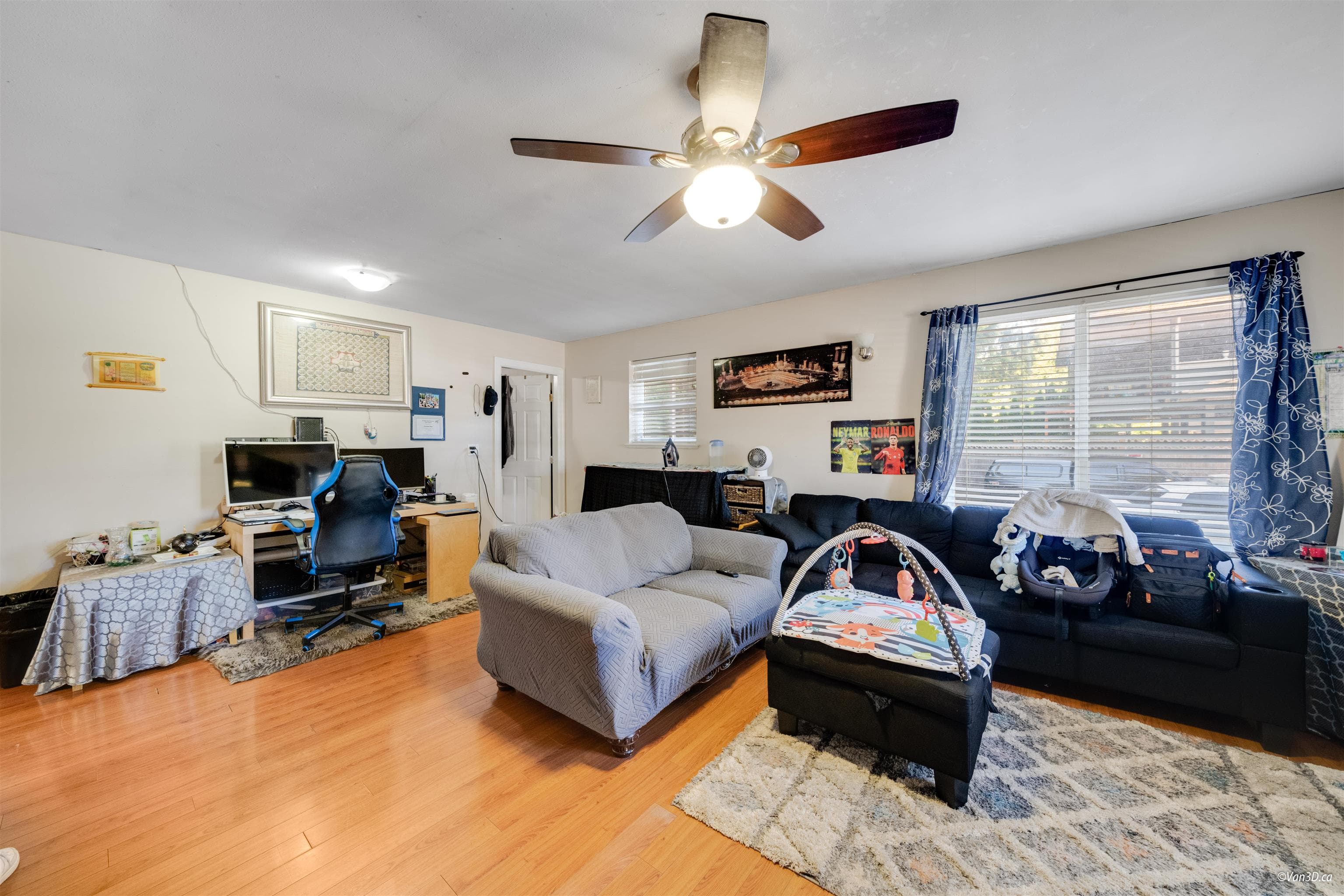 8863 King George Boulevard, Surrey, V3V 5V6 — photo 5