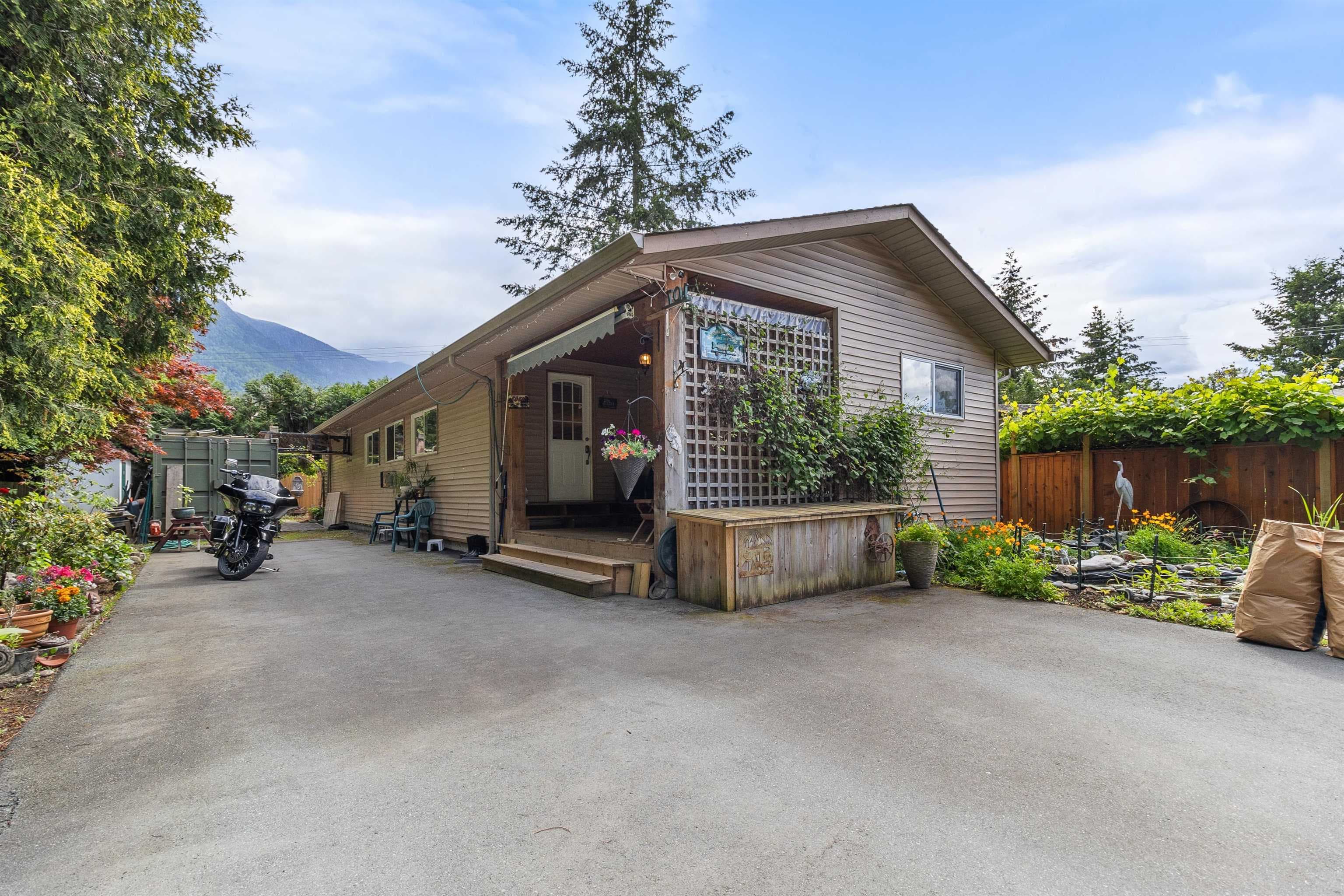107 - 46511 Chilliwack Lake Road, Sardis - Chwk River Valley, V2R 3S4 — photo 2