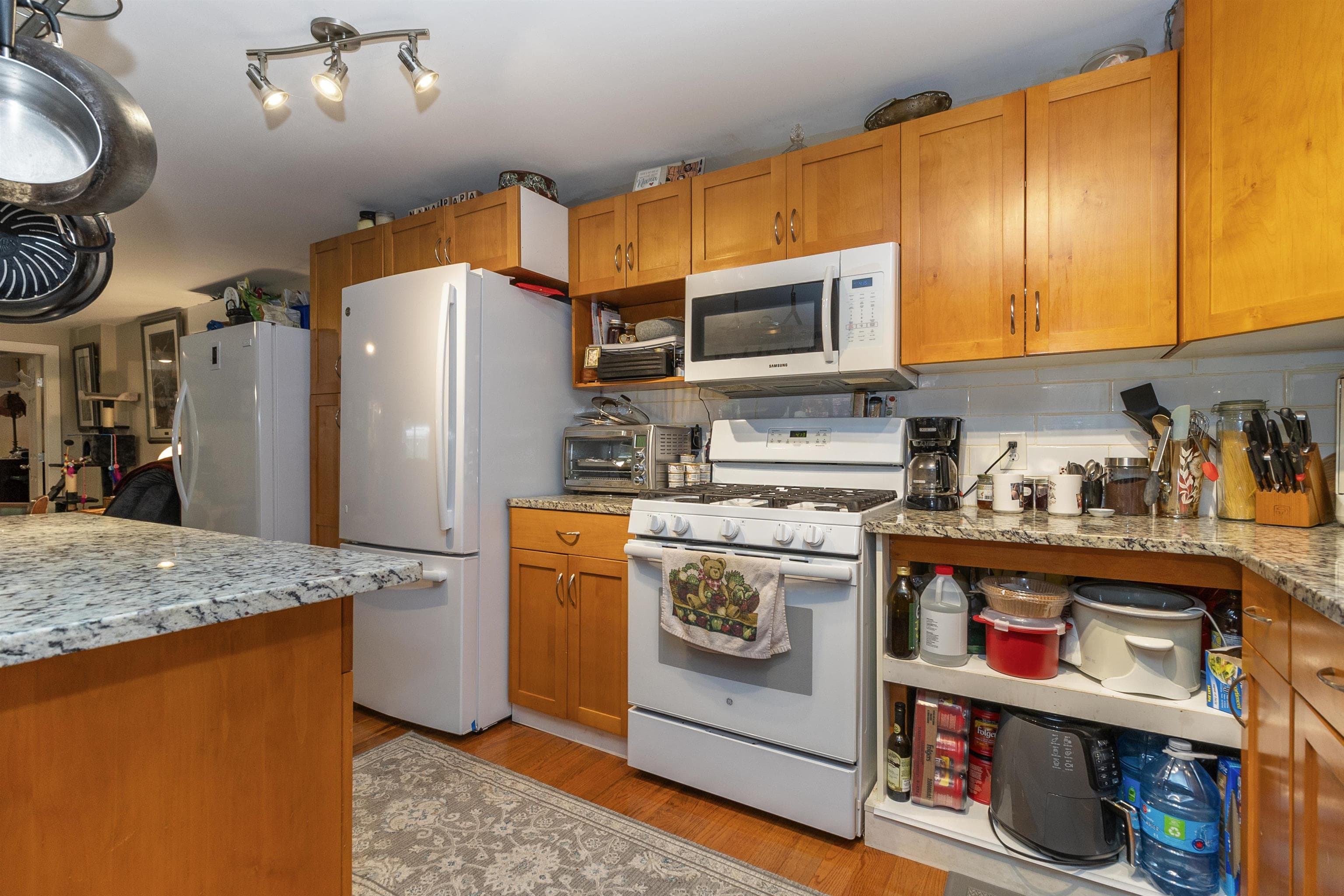 107 - 46511 Chilliwack Lake Road, Sardis - Chwk River Valley, V2R 3S4 — photo 4