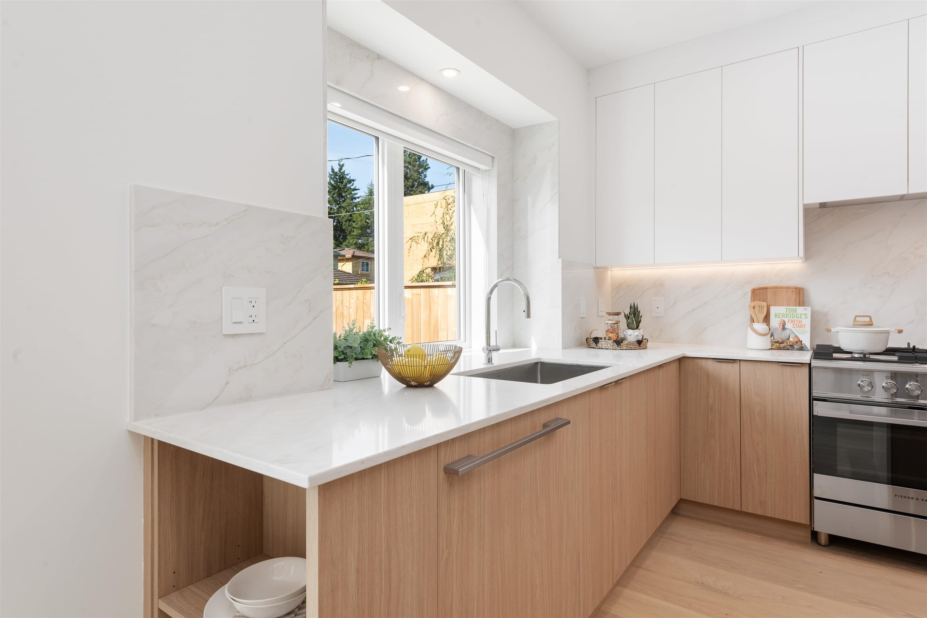 2 - 2750 W 19th Avenue, Vancouver, V6L 1E3 — photo 2