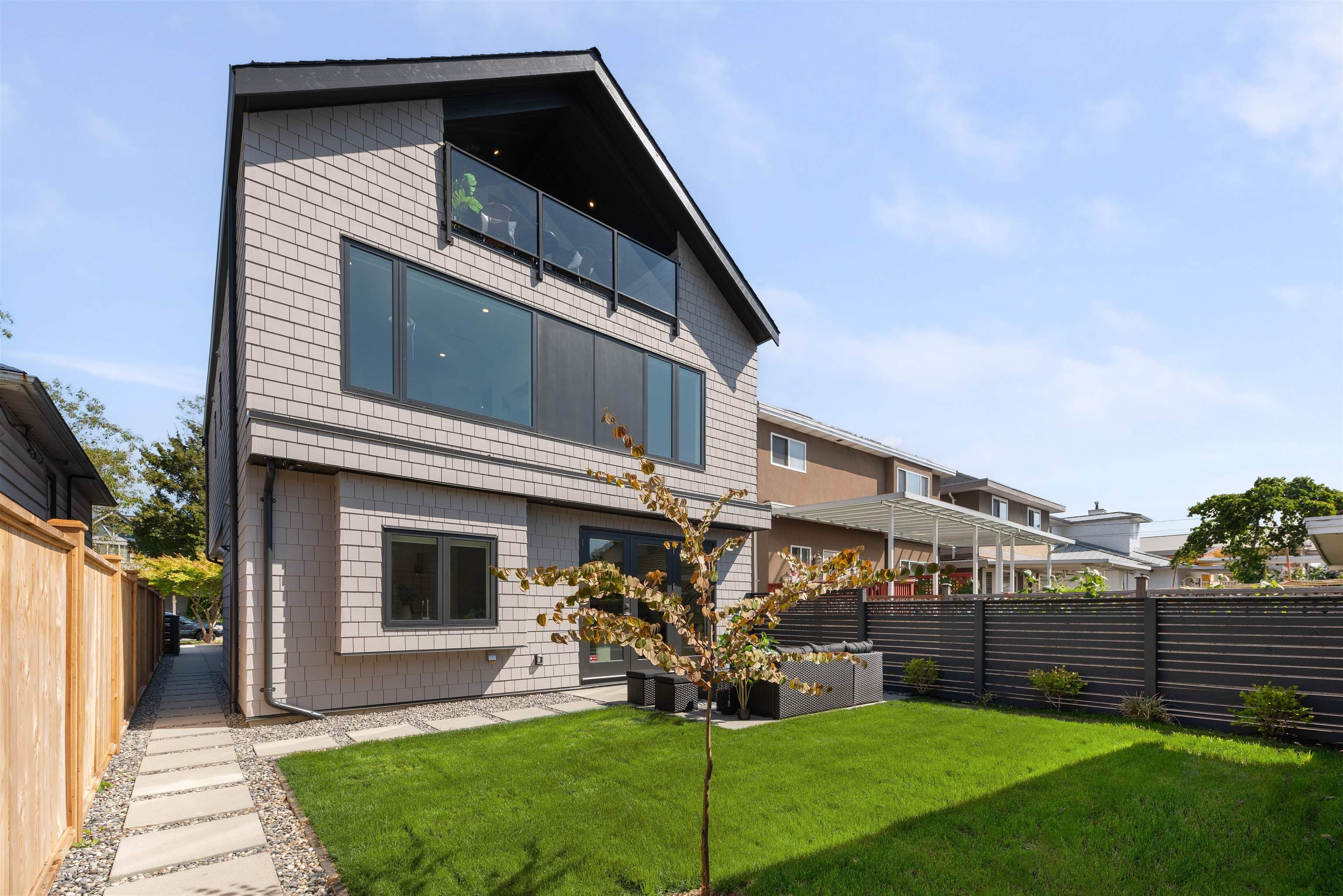 2 - 2750 W 19th Avenue, Vancouver, V6L 1E3 — photo 1
