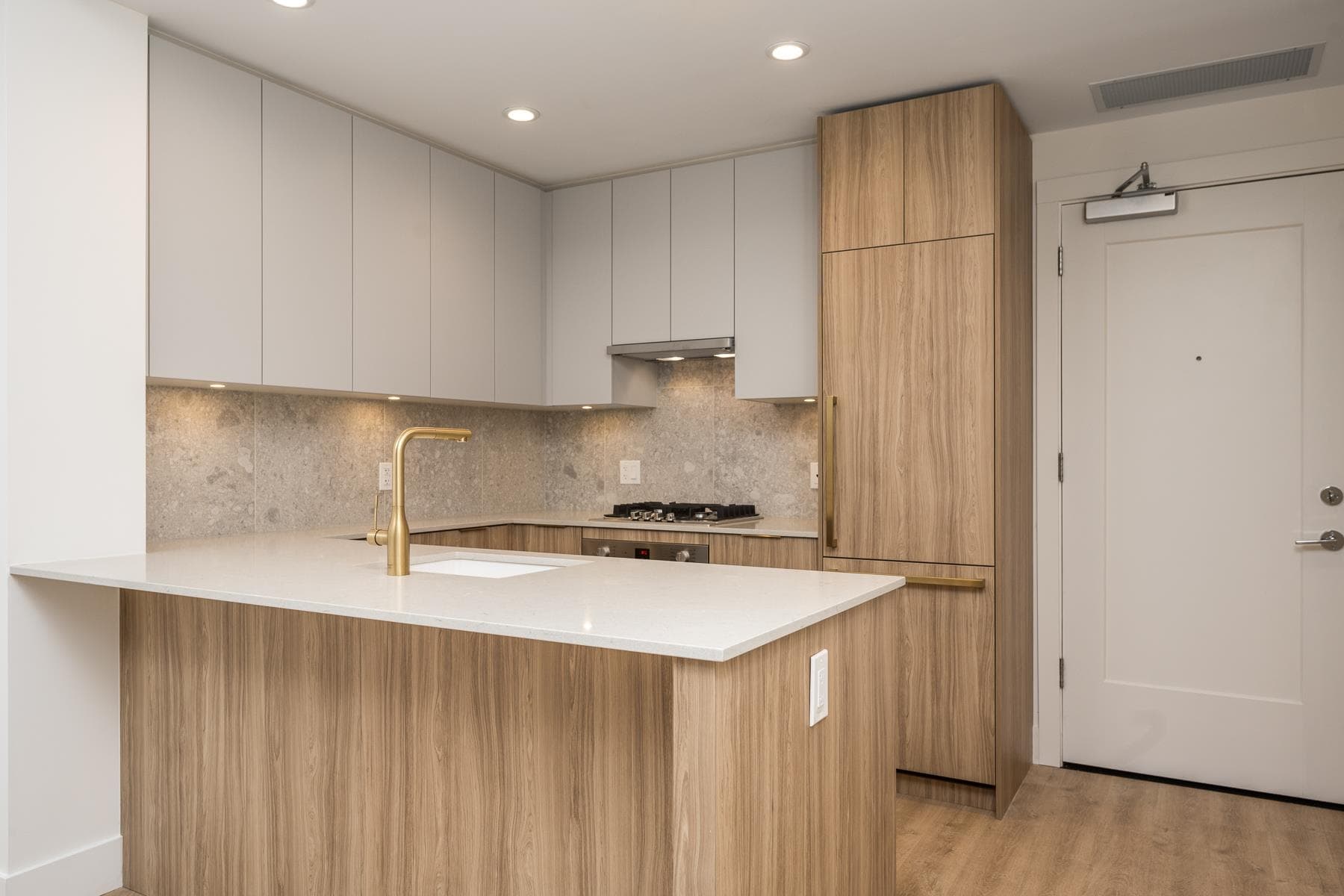 202 - 2325 Emery Court, North Vancouver, V7J 0E8 — photo 4