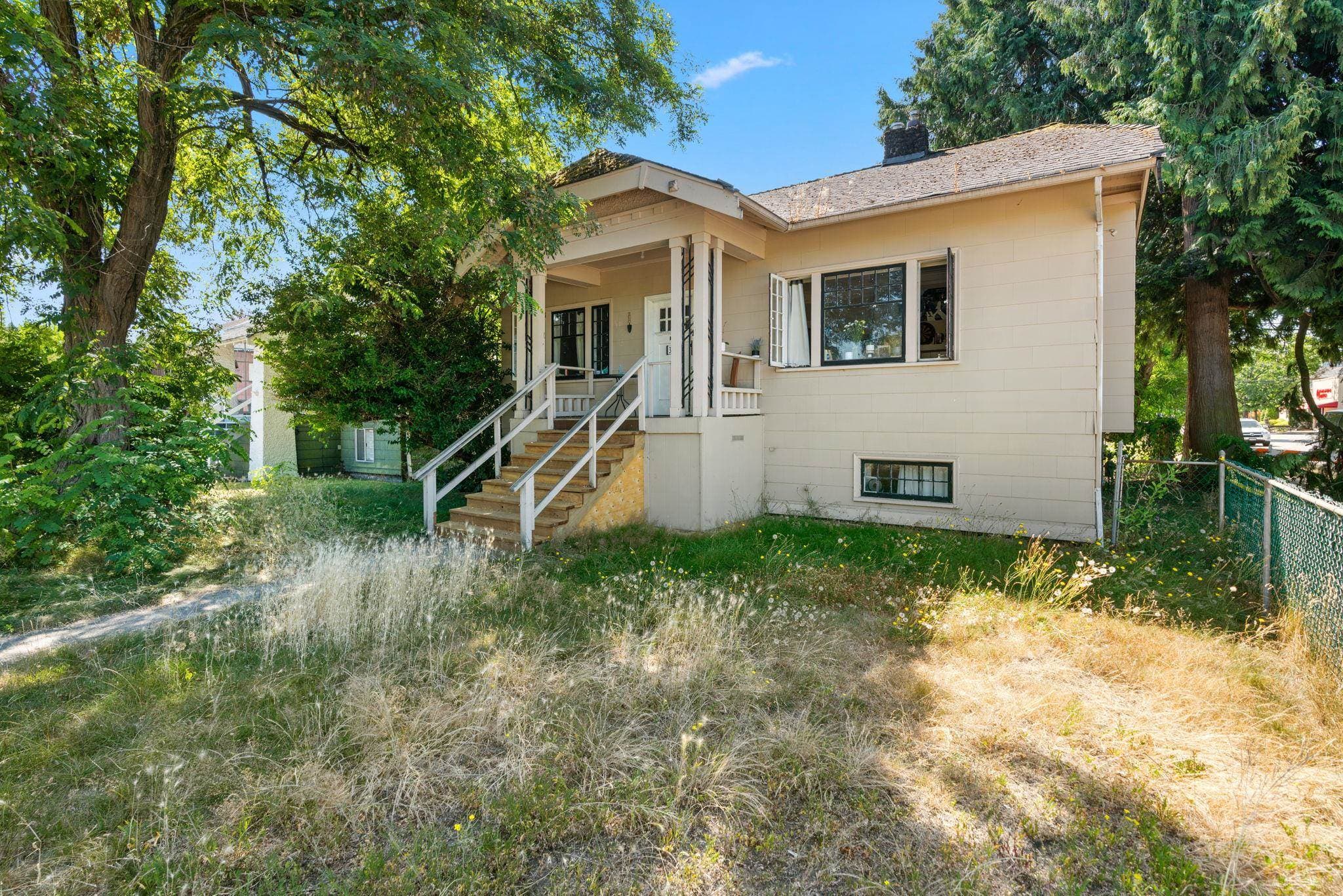 3192 W 8th Avenue, Vancouver, V6K 2C3 — photo 2