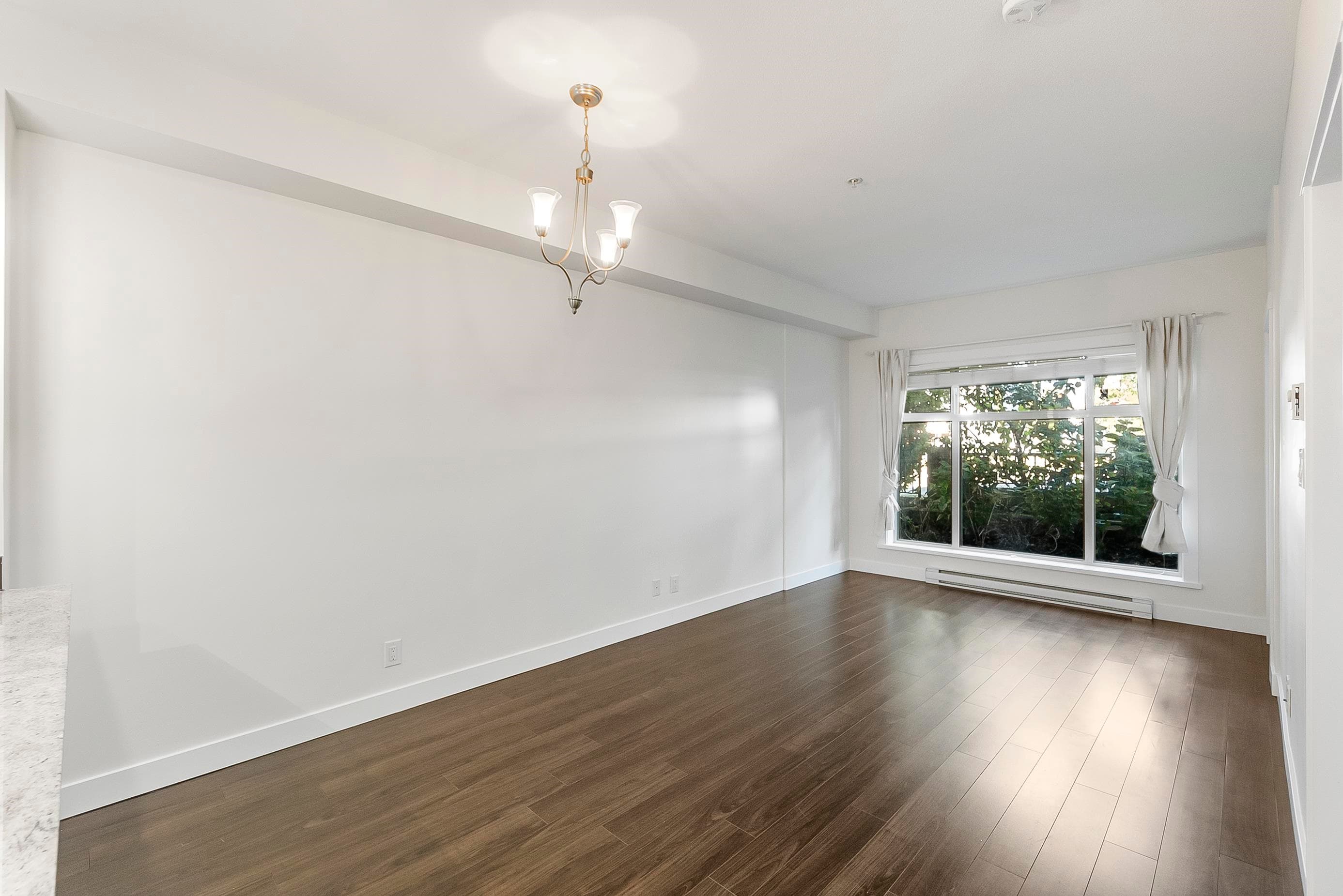 L115 - 13468 King George Boulevard, Surrey, V3T 0H5 — photo 2
