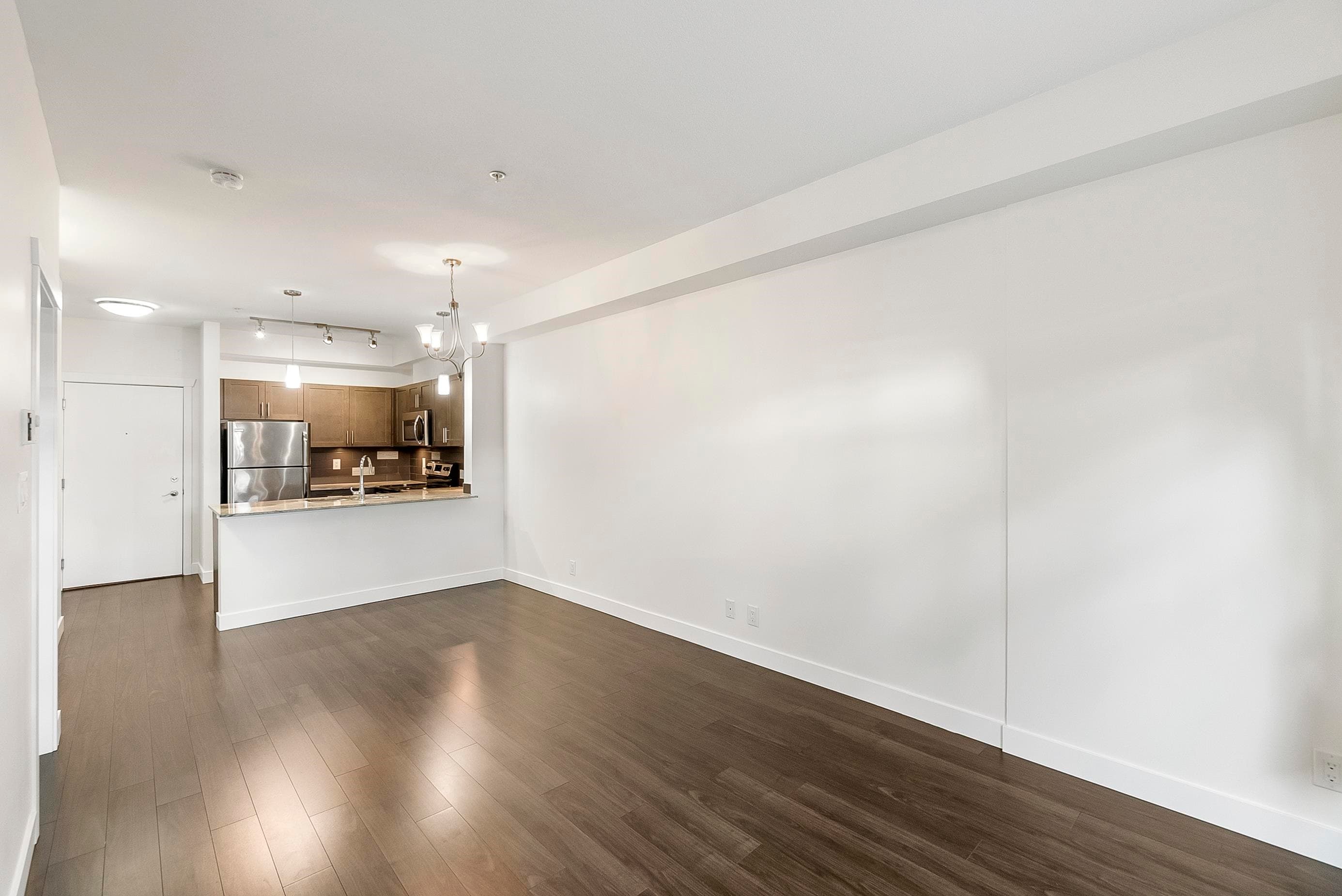 L115 - 13468 King George Boulevard, Surrey, V3T 0H5 — photo 5