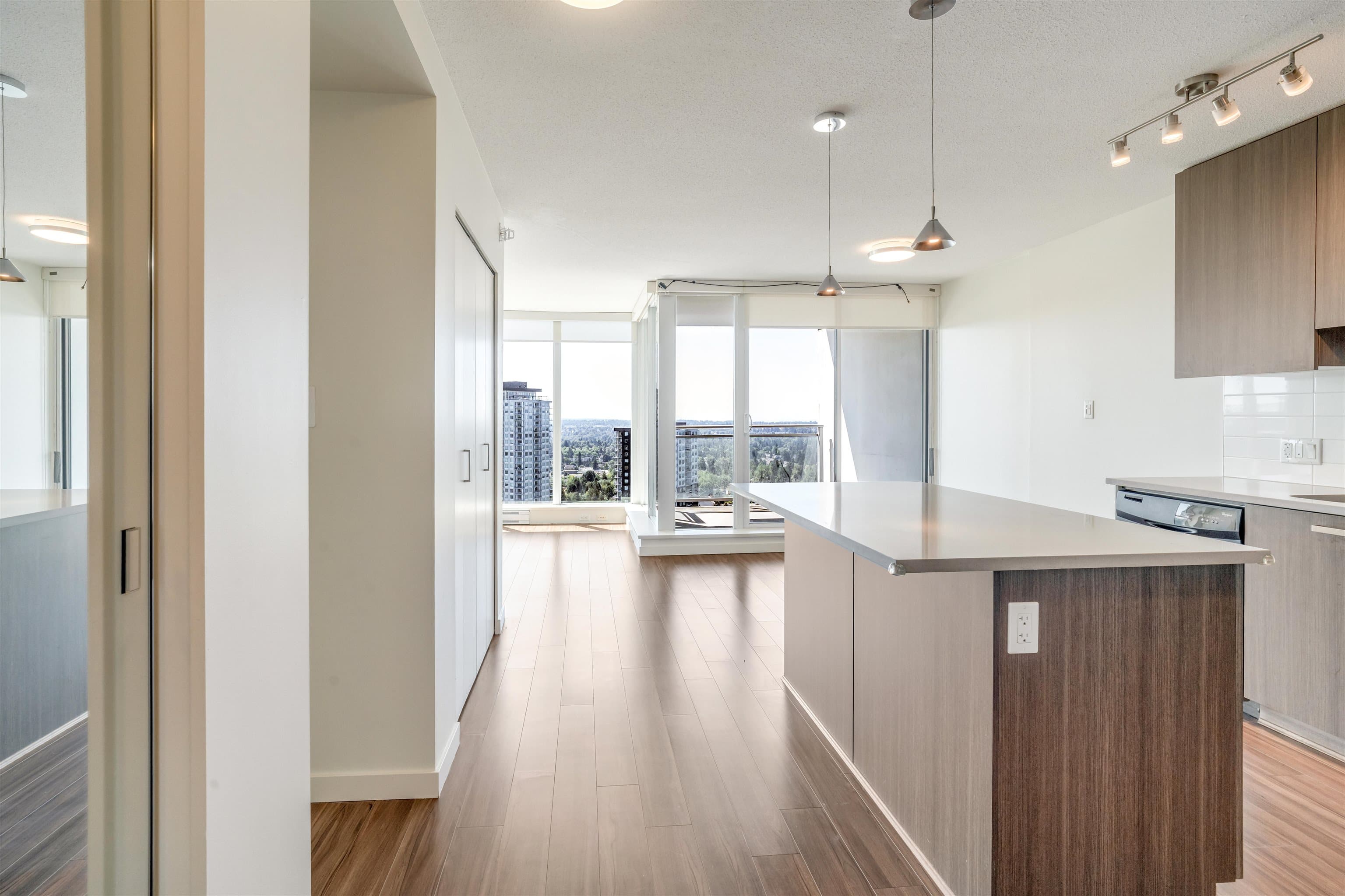 3707 - 13325 102a Avenue, Surrey, V3T 1P6 — photo 5