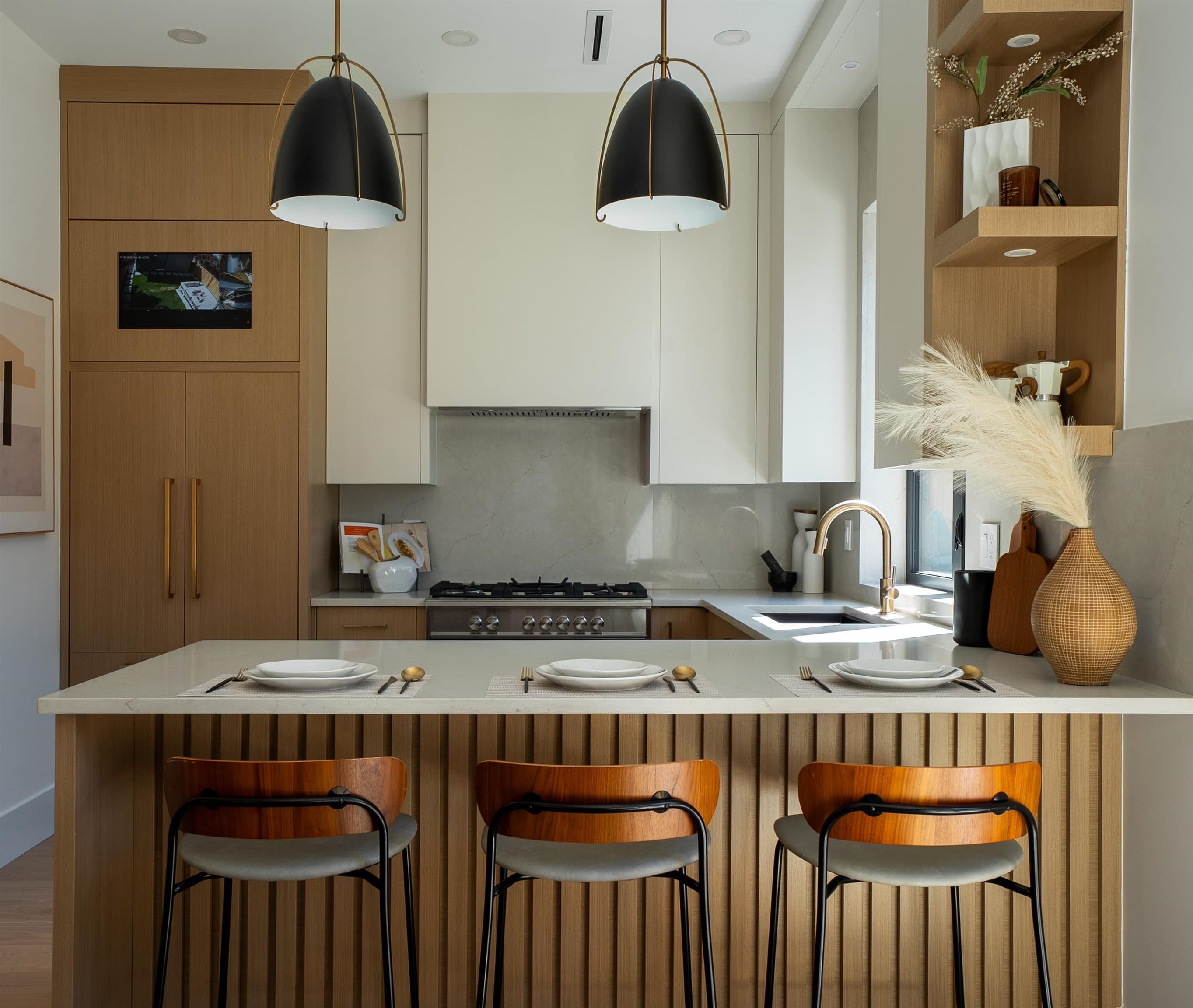 2 - 356 E 40th Avenue, Vancouver, V5W 1L9 — photo 1