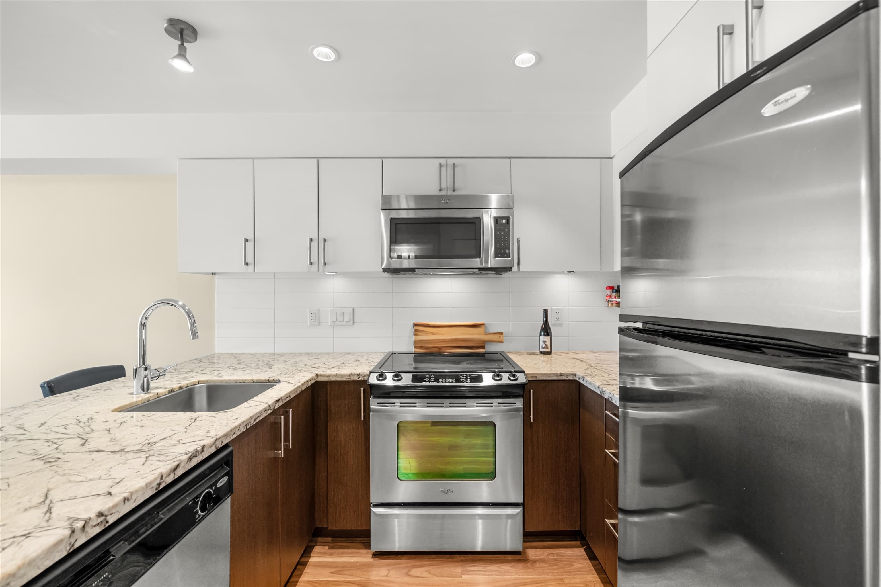 319 - 85 Eighth Avenue, New Westminster, V3L 0E9 — photo 5
