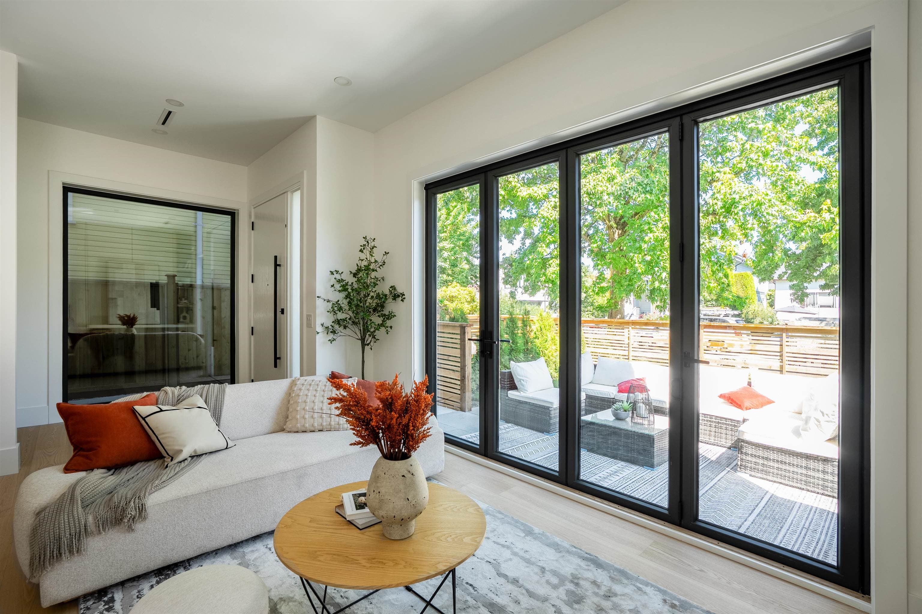 1 - 356 E 40th Avenue, Vancouver, V5W 1L9 — photo 5