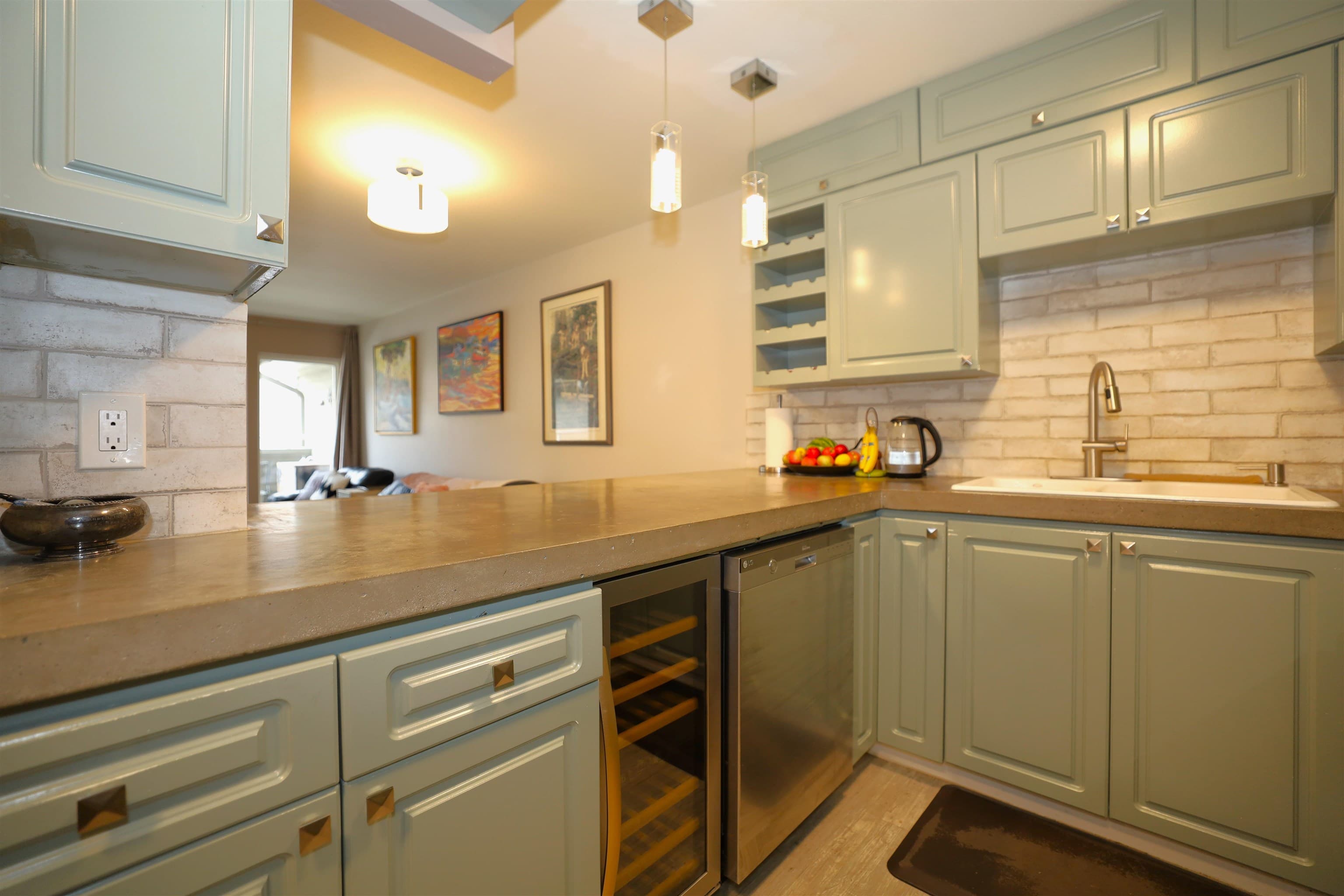 202 - 703 Gibsons Way, Gibsons, V0N 1V9 — photo 3