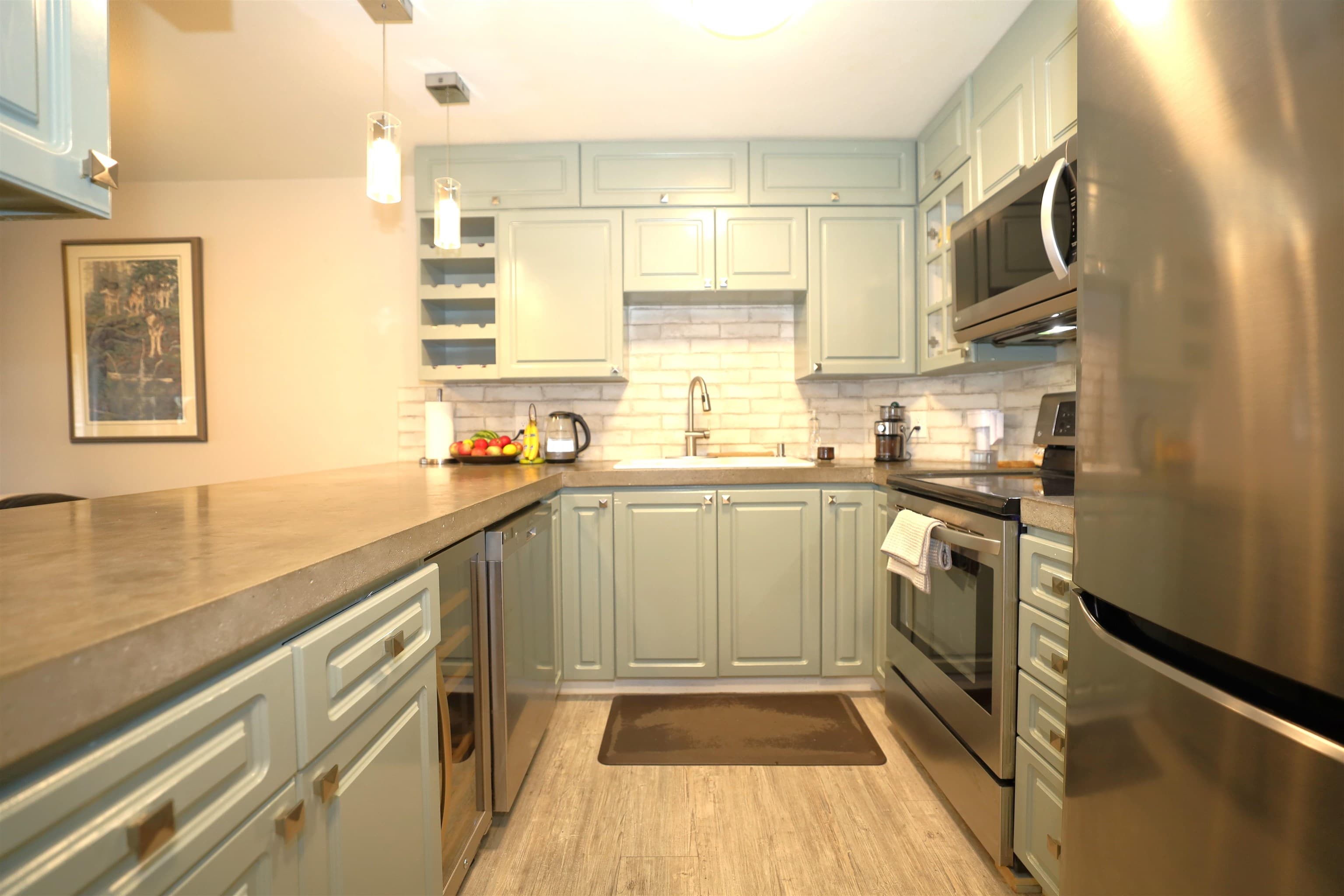 202 - 703 Gibsons Way, Gibsons, V0N 1V9 — photo 4