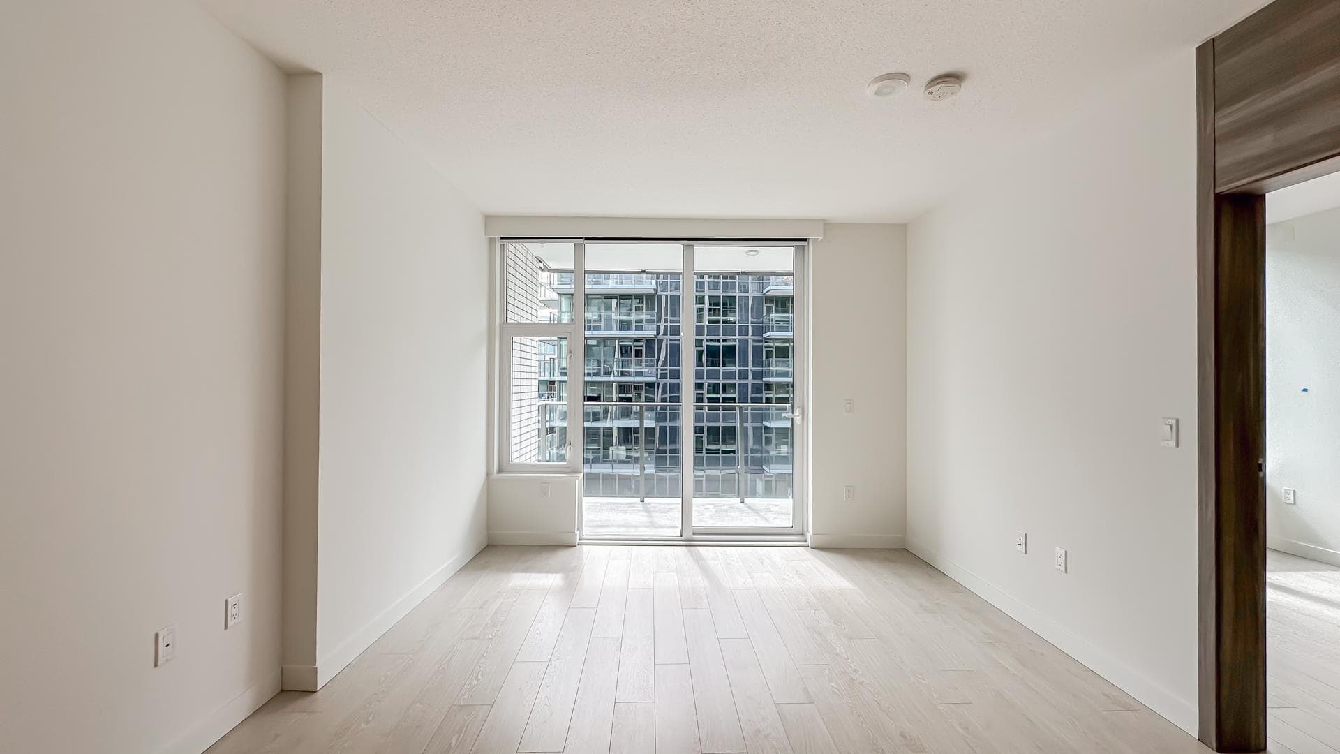 886 - 8671 Hazelbridge Way, Richmond, V6X 0W9 — photo 3