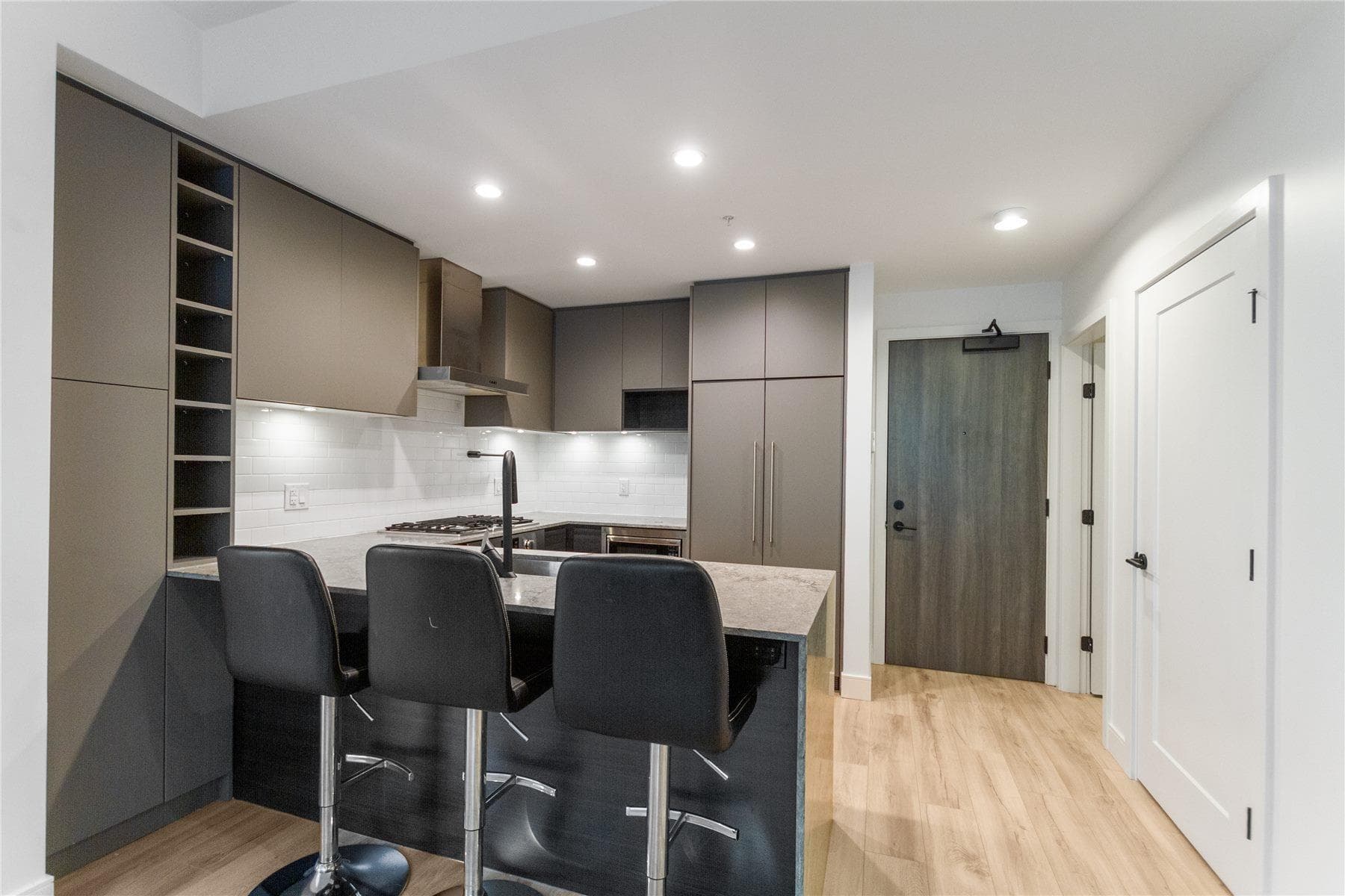 202 - 3131 Murray Street, Port Moody, V3H 0L9 — photo 4