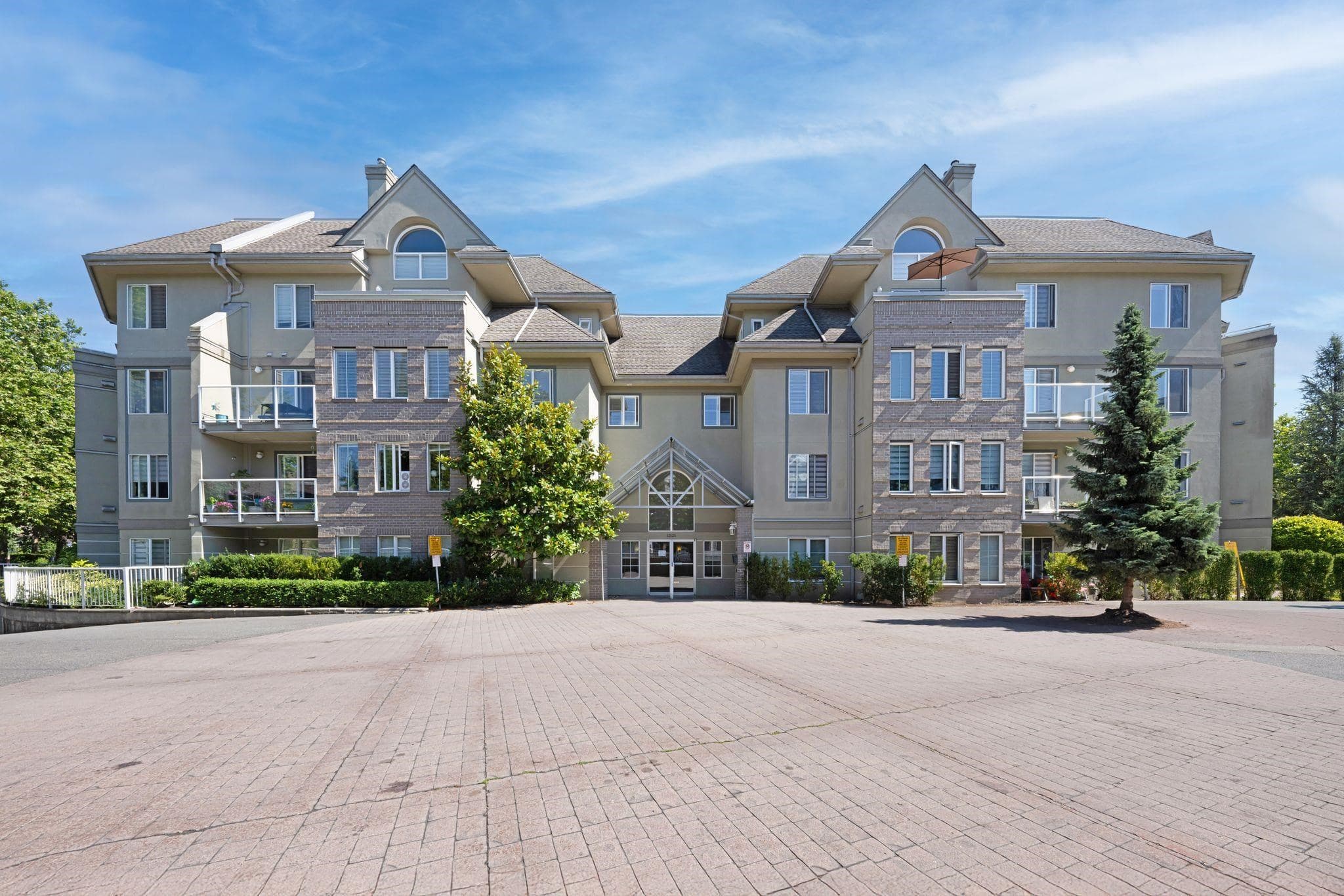 215 - 12125 75a Avenue, Surrey, V3W 1B9 — photo 1
