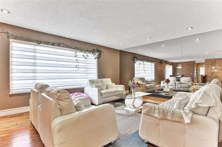 11662 89a Avenue, Delta, V4C 7G5 — photo 2