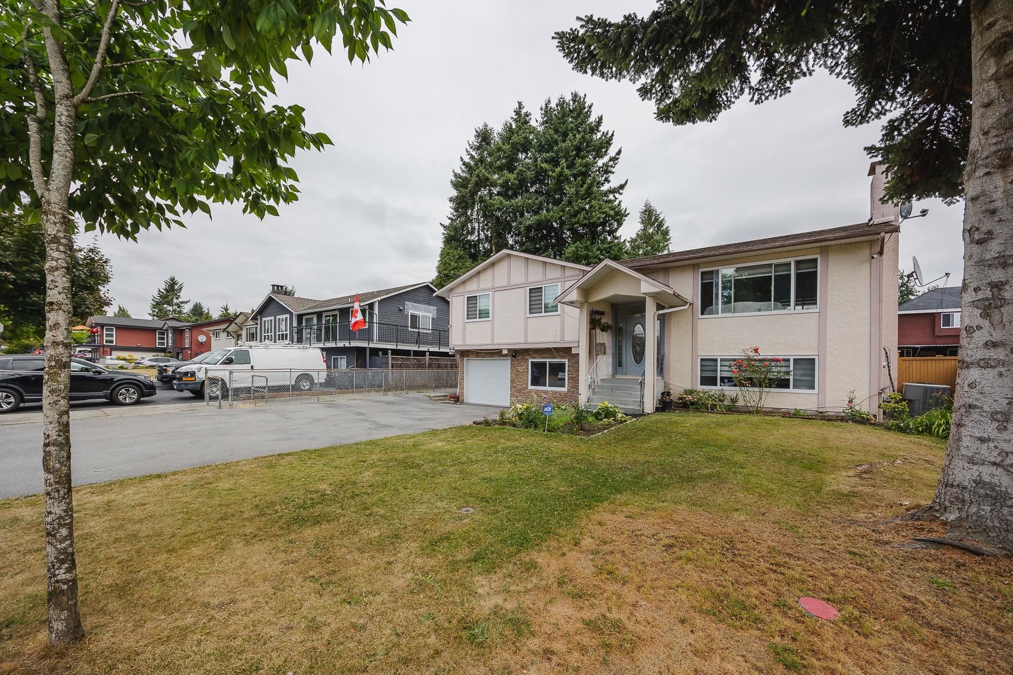 9298 Cinnamon Drive, Surrey, V3V 1V2 — photo 2
