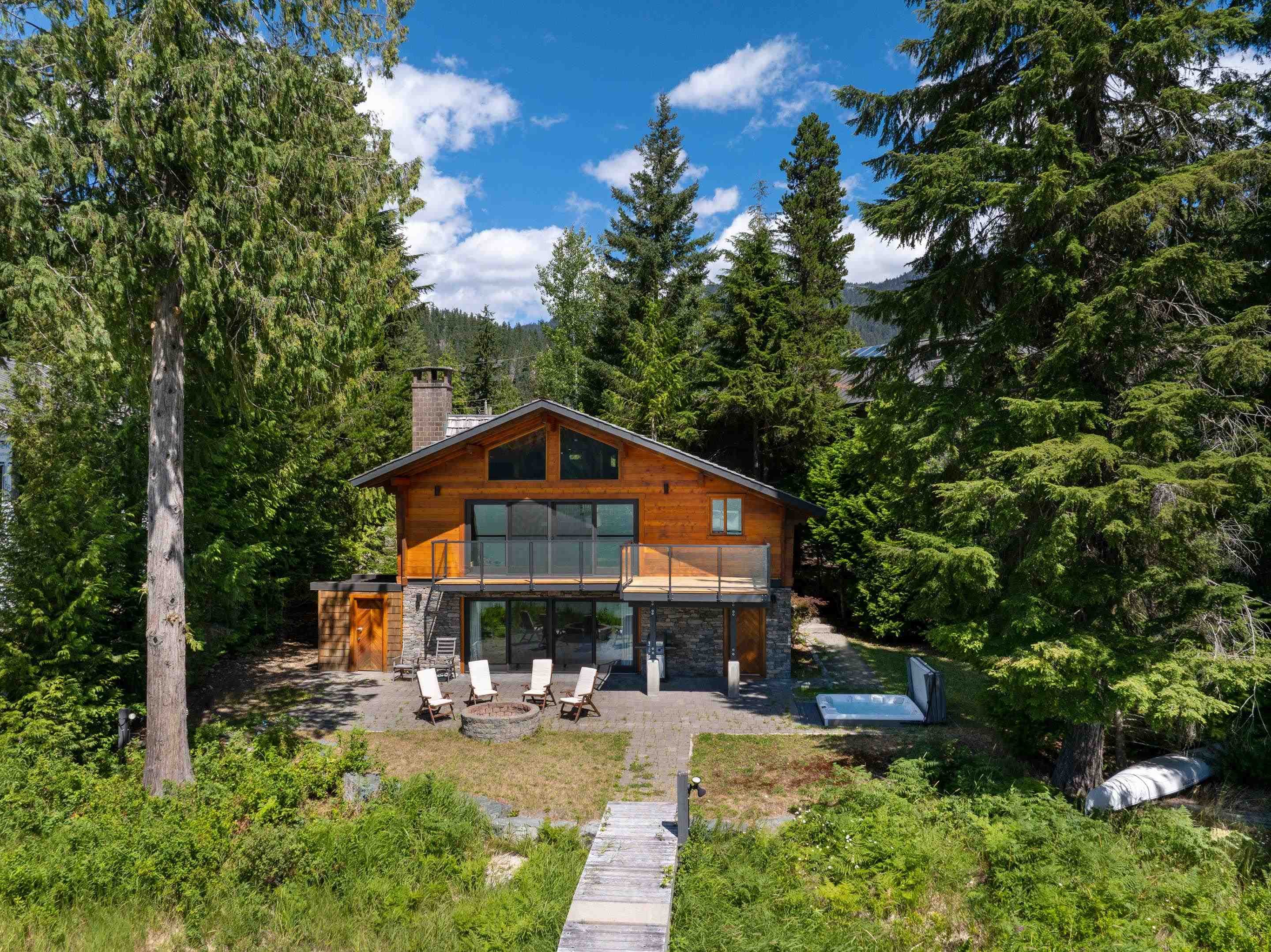 9249 Lakeshore Drive, Whistler, V8E 0G6 — photo 2