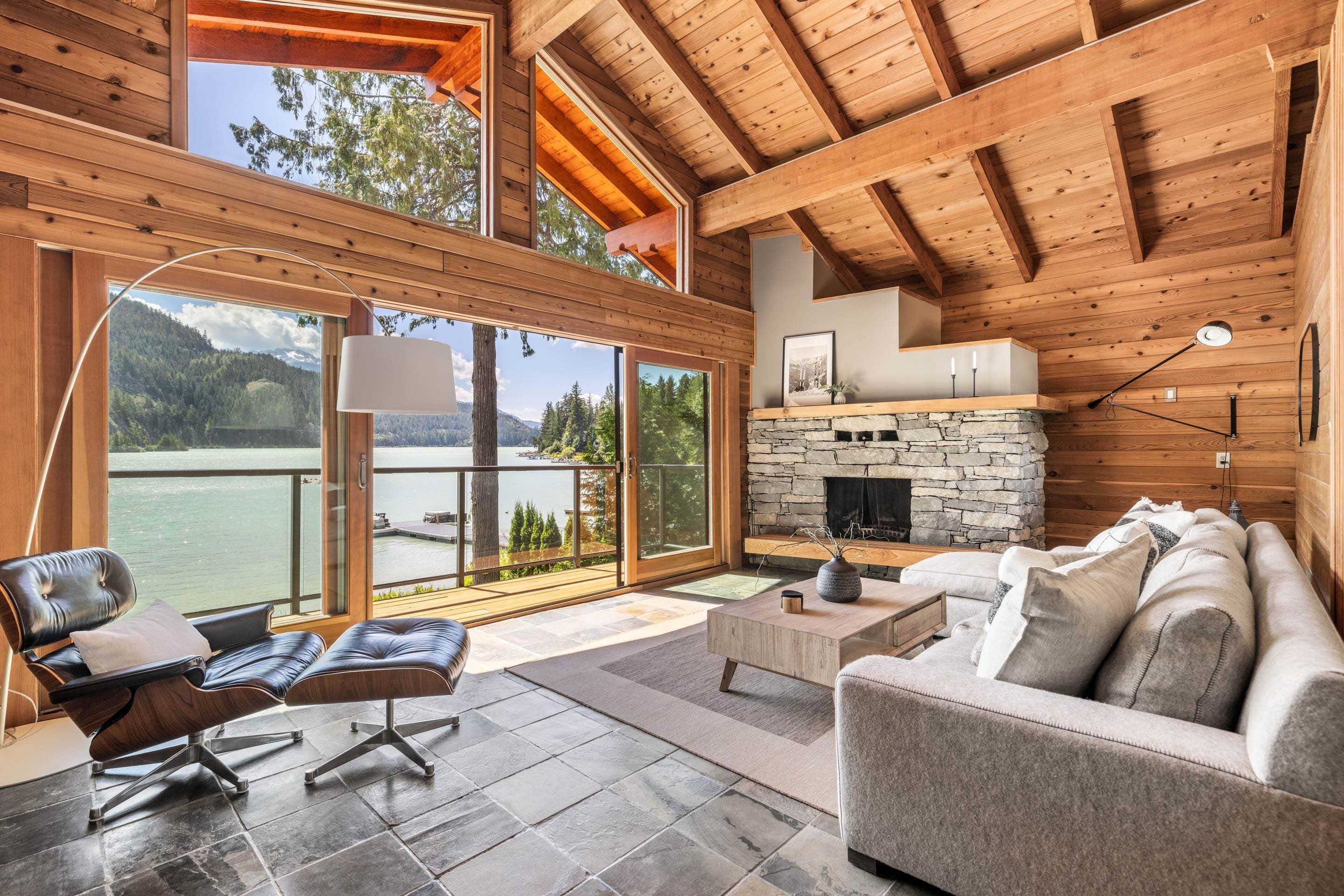 9249 Lakeshore Drive, Whistler, V8E 0G6 — photo 4