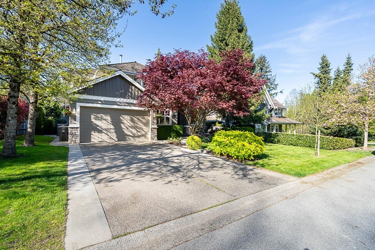 15585 37 Avenue, Surrey, V3Z 0H4 — photo 1