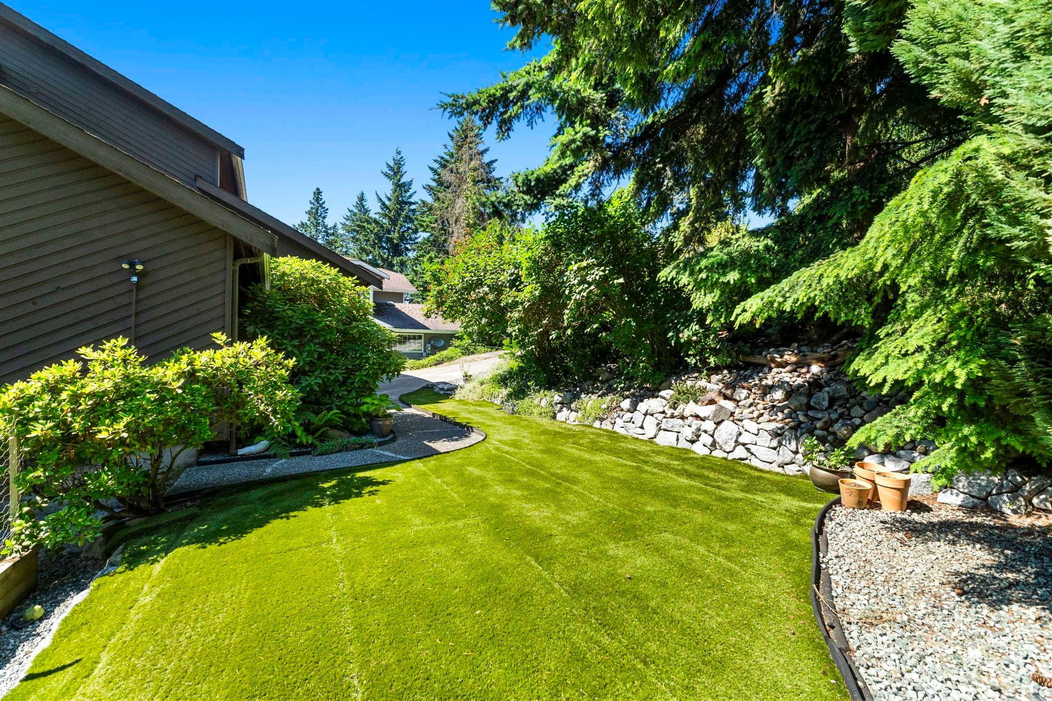 2615 St Gallen Way, Abbotsford, V3G 1C3 — photo 3