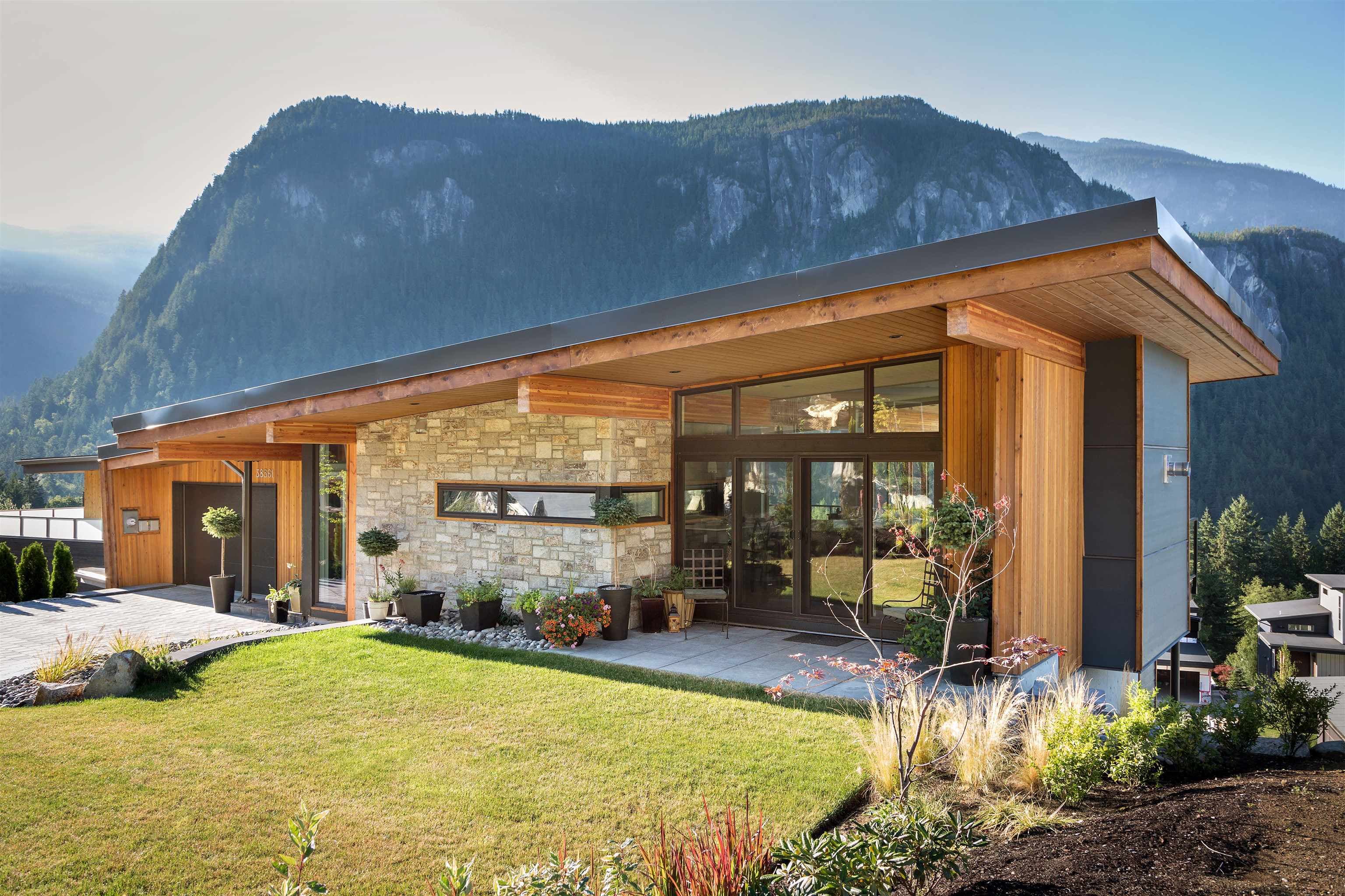 38561 Sky Pilot Drive, Squamish, V8B 0T6 — photo 1
