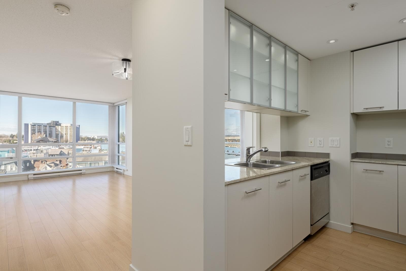 607 - 3333 Corvette Way, Richmond, V6X 0E3 — photo 3